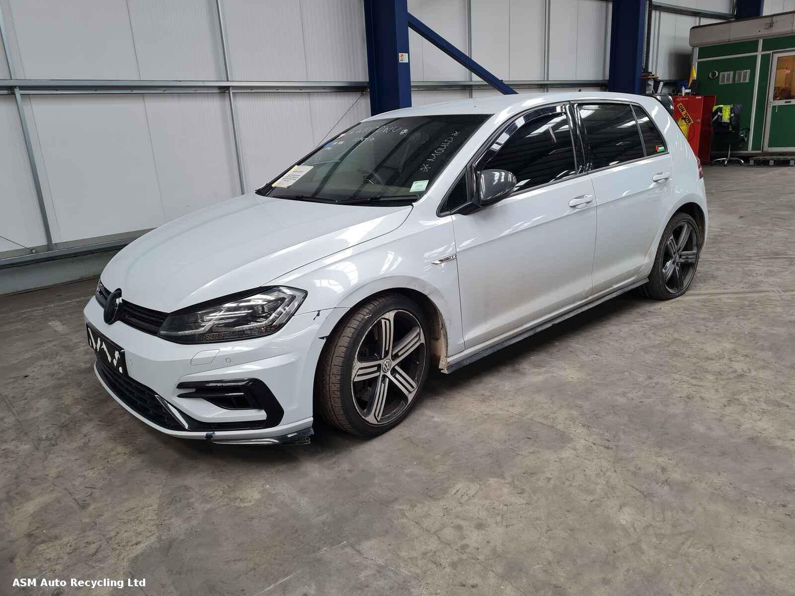 View Auto part Volkswagen Golf 2019 5 Door Hatchback Breaking