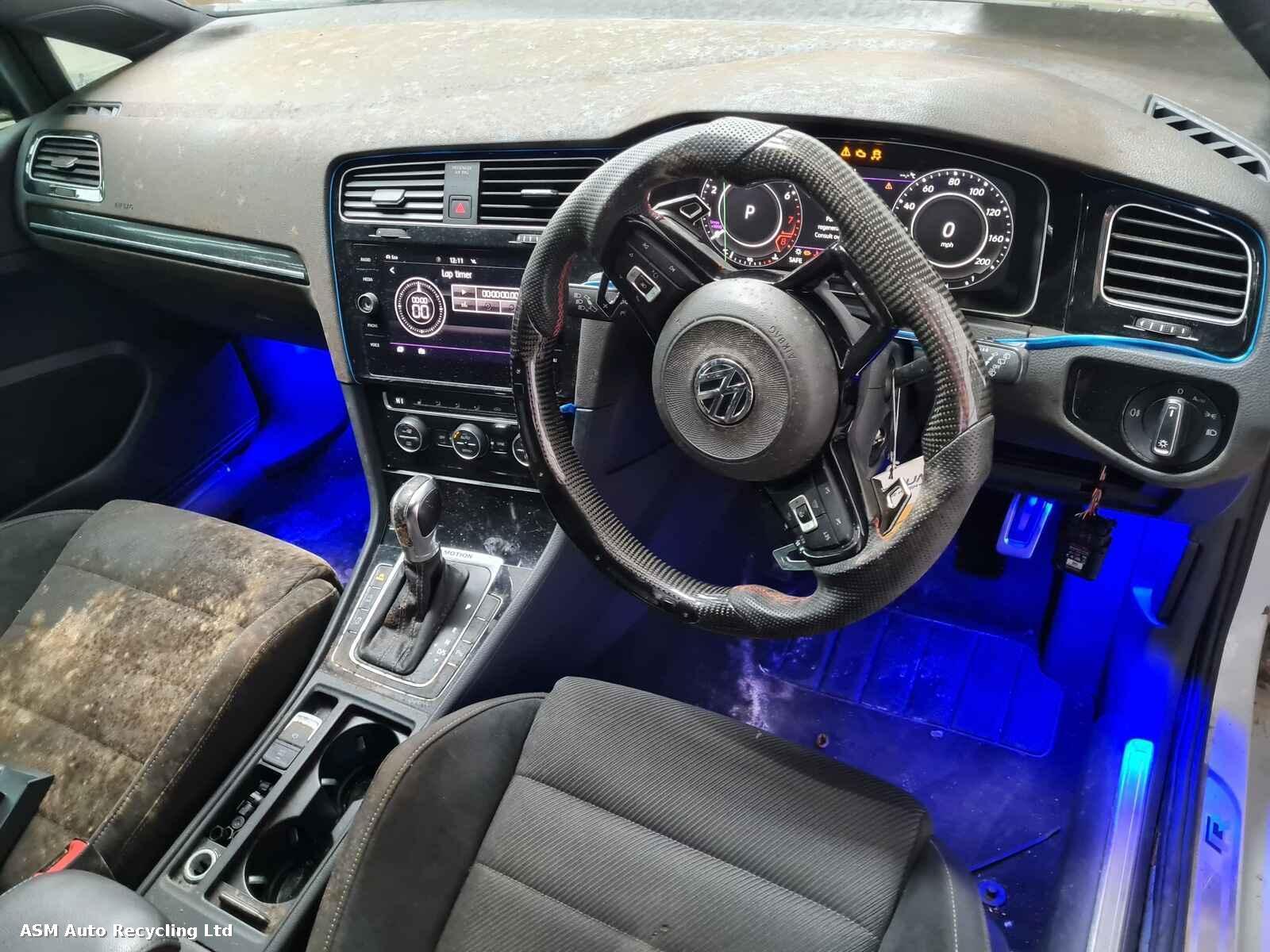 View Auto part Volkswagen Golf 2019 5 Door Hatchback Breaking