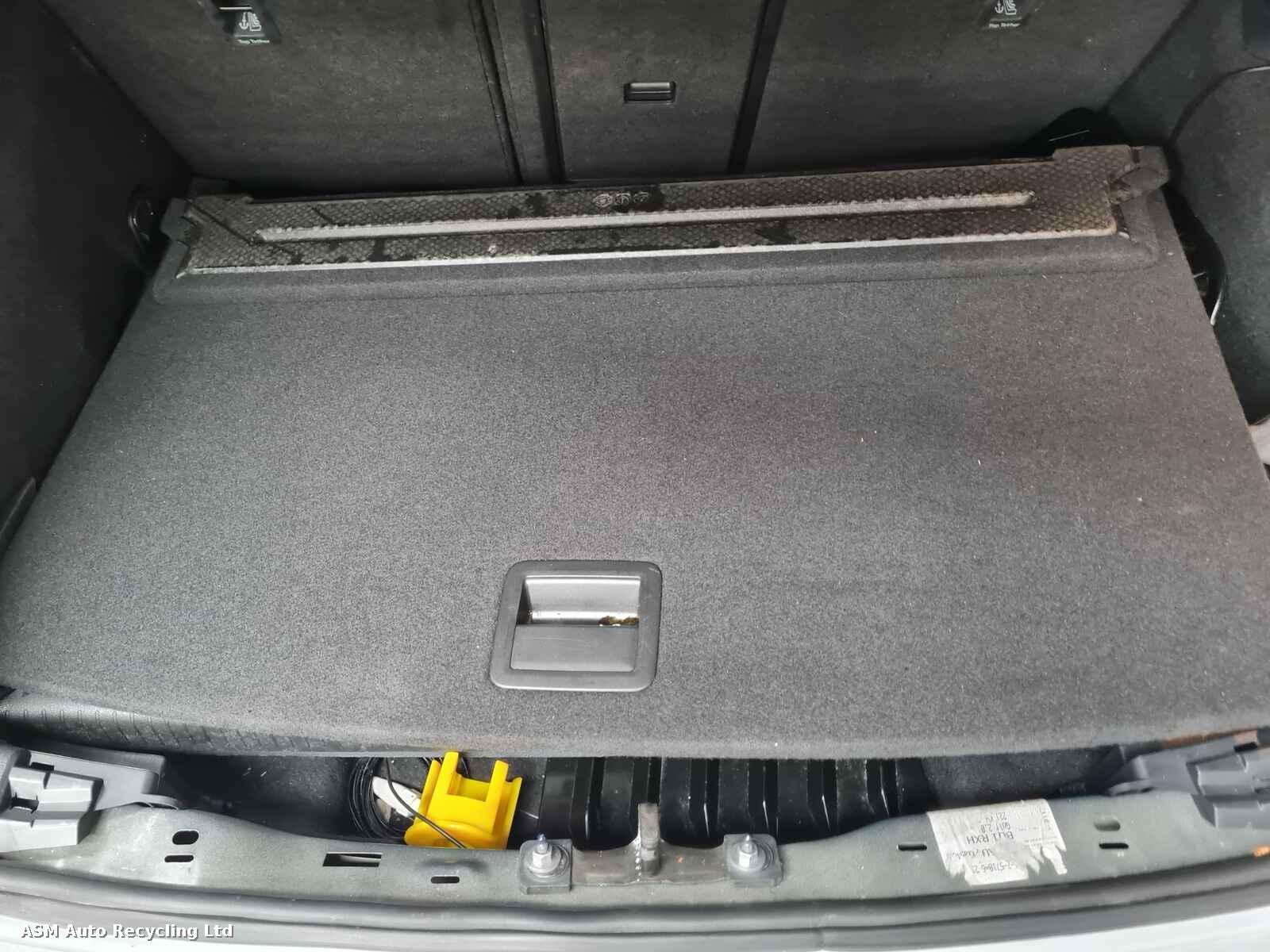 View Auto part Volkswagen Golf 2019 5 Door Hatchback Breaking