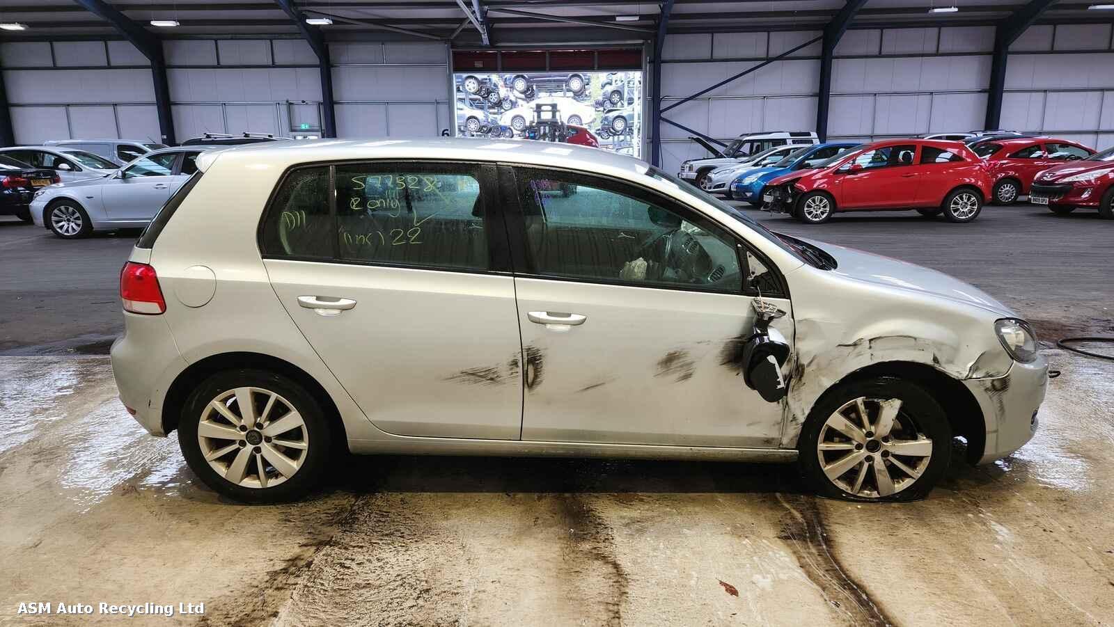 View Auto part Volkswagen Golf 2012 5 Door Hatchback Breaking