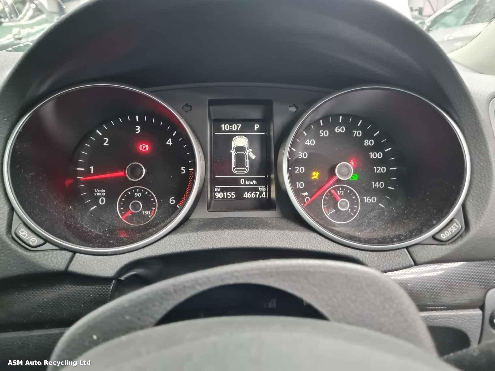 View Auto part Volkswagen Golf 2012 5 Door Hatchback Breaking
