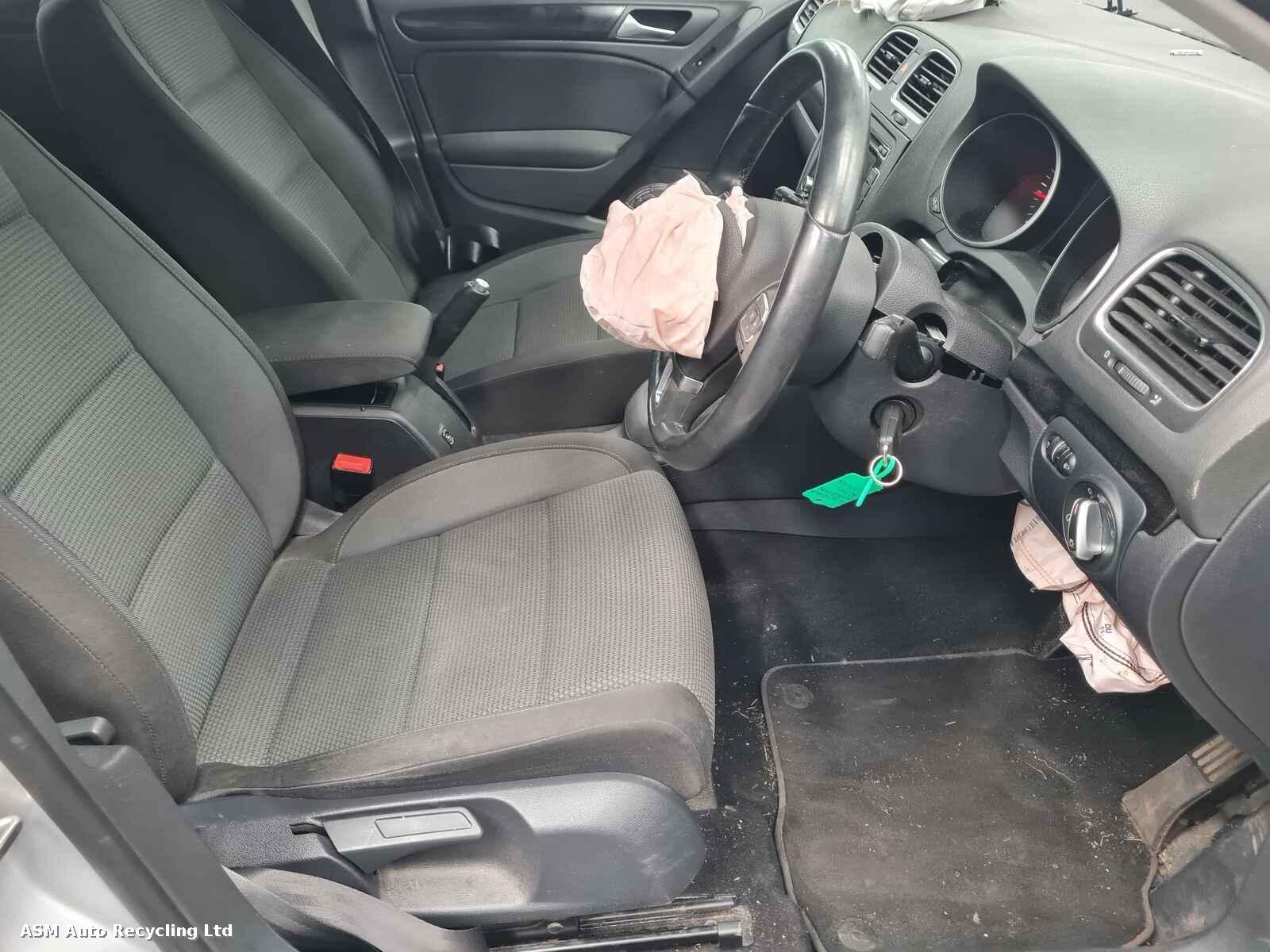 View Auto part Volkswagen Golf 2012 5 Door Hatchback Breaking