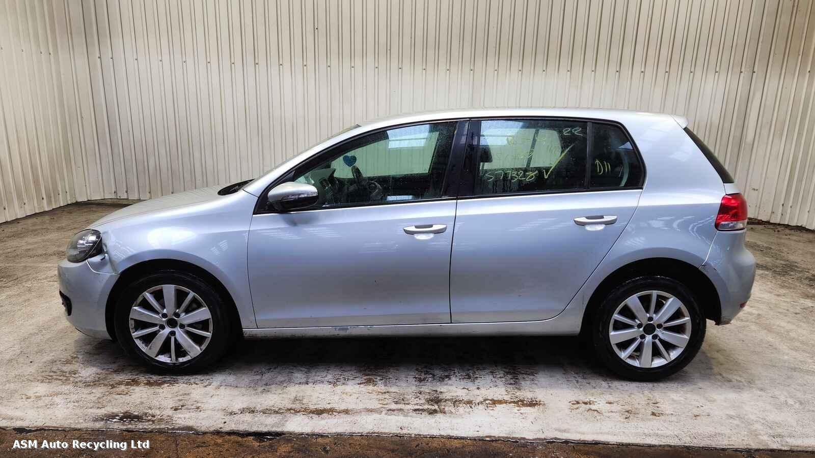 View Auto part Volkswagen Golf 2012 5 Door Hatchback Breaking