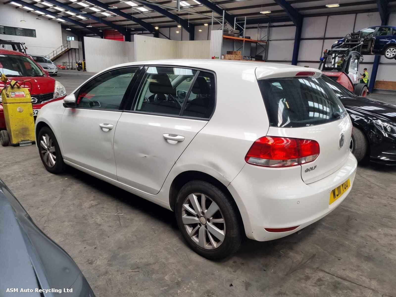 View Auto part Volkswagen Golf 2011 5 Door Hatchback Breaking