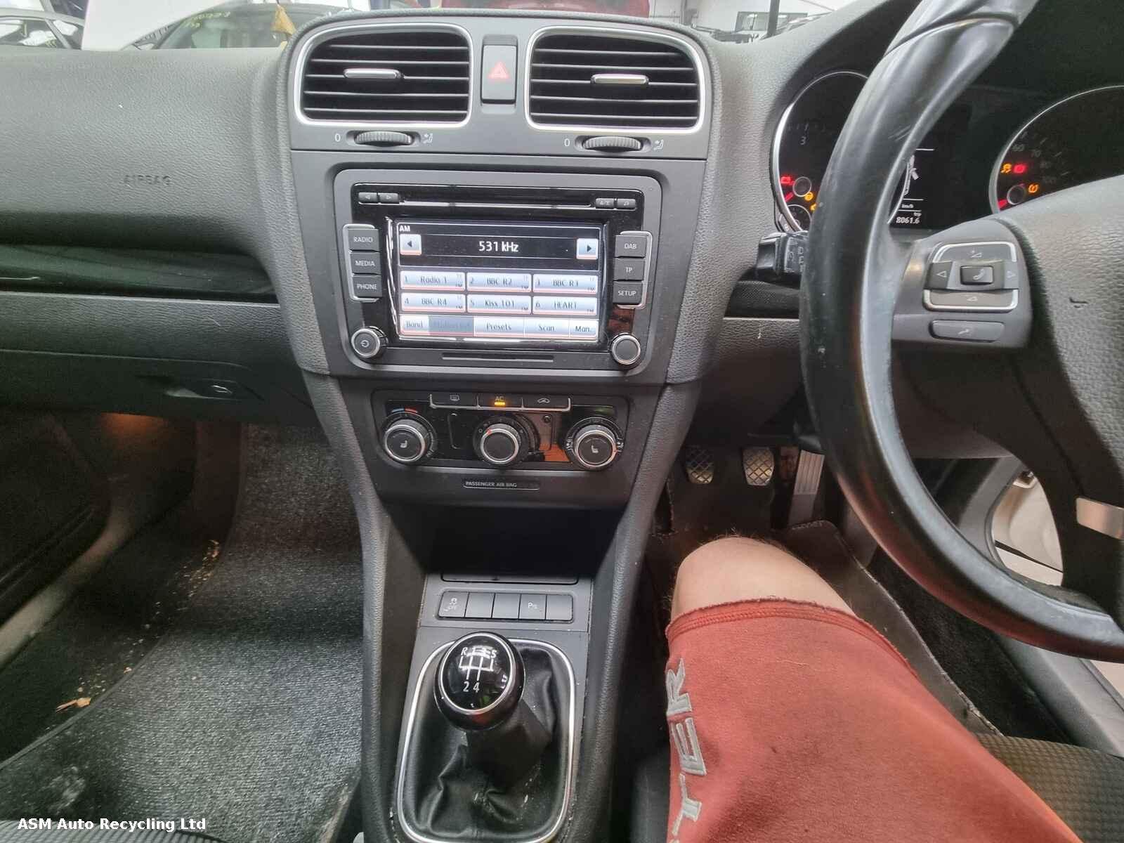 View Auto part Volkswagen Golf 2011 5 Door Hatchback Breaking