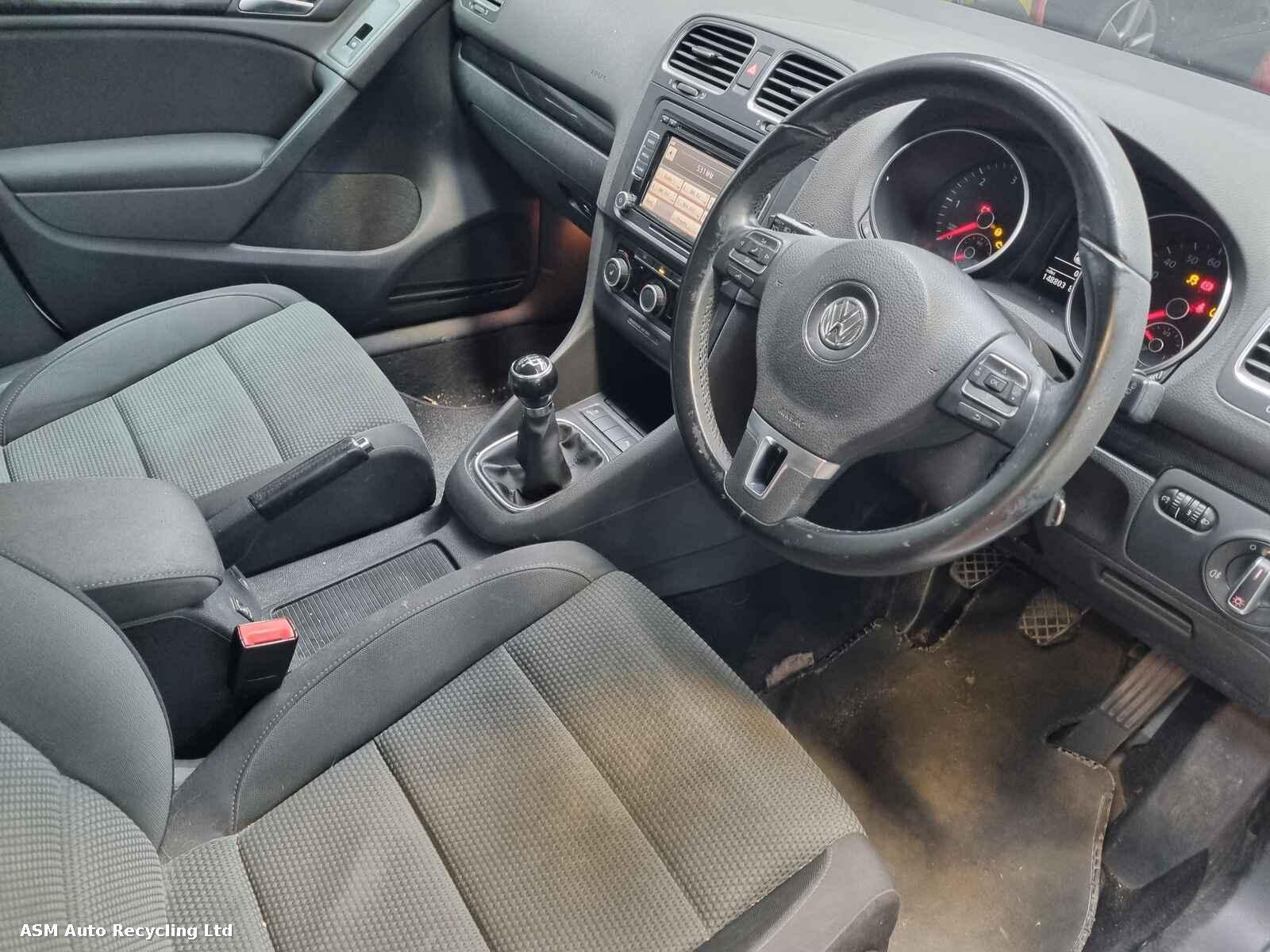 View Auto part Volkswagen Golf 2011 5 Door Hatchback Breaking