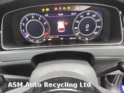 View Auto part Volkswagen Golf 2017 5 Door Hatchback Breaking