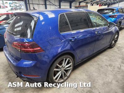View Auto part Volkswagen Golf 2017 5 Door Hatchback Breaking