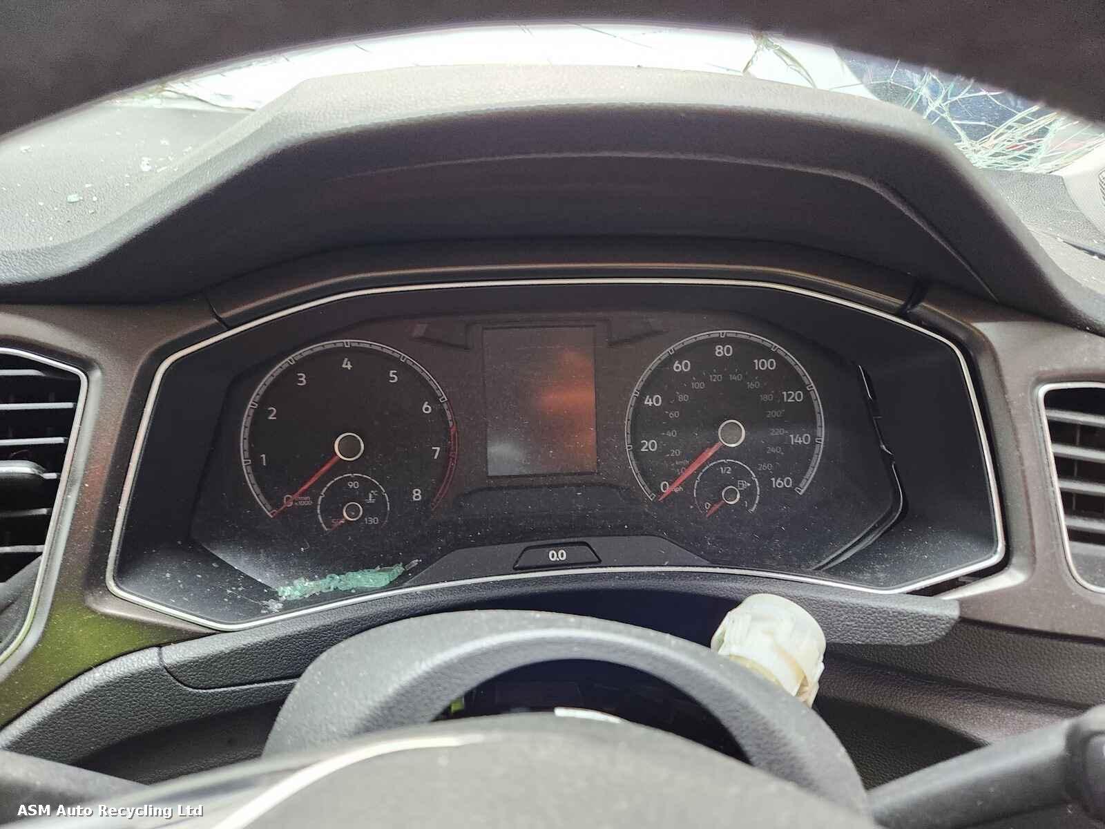 View Auto part Volkswagen T-roc 2018 5 Door Hatchback Breaking