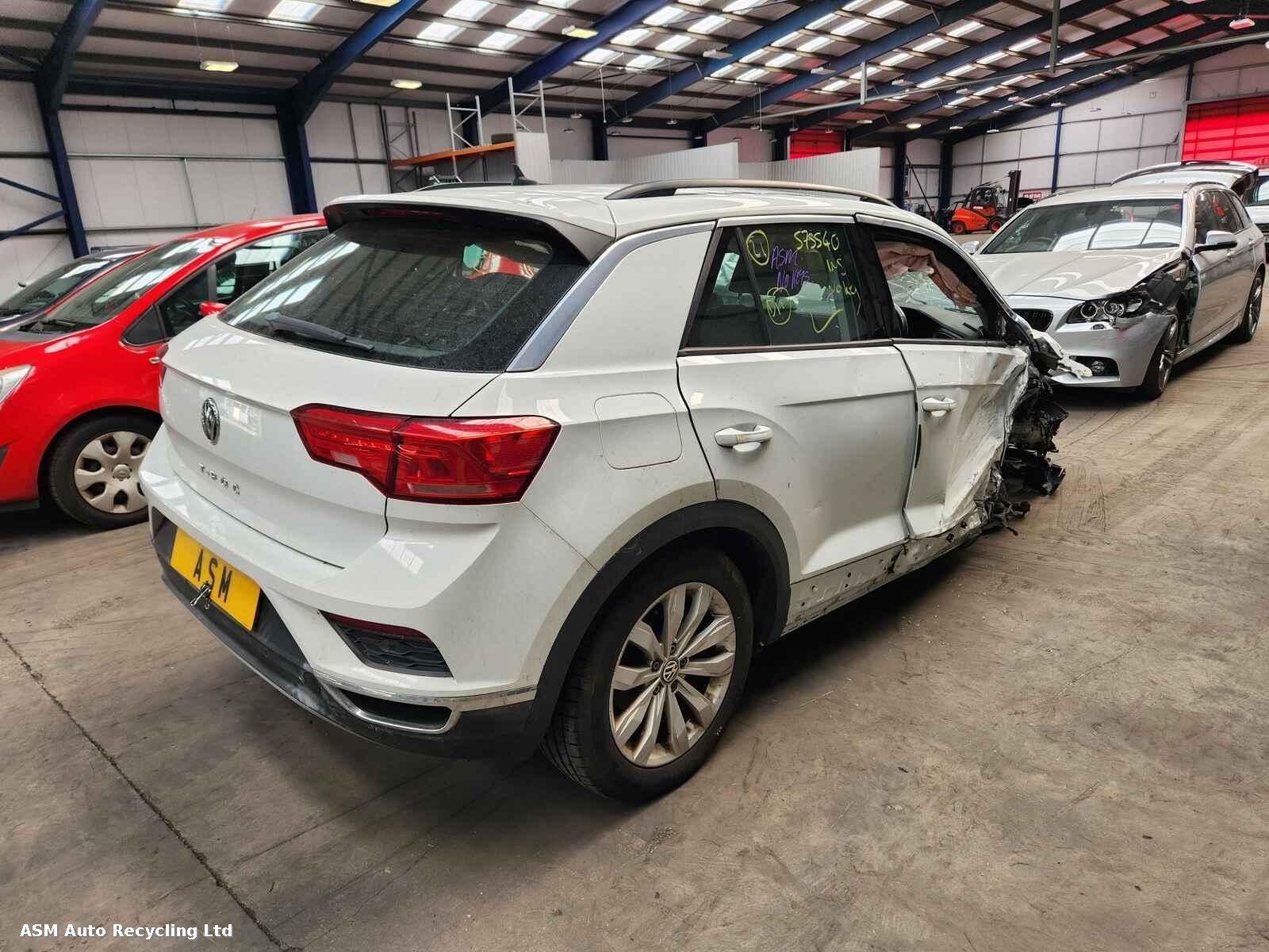 View Auto part Volkswagen T-roc 2018 5 Door Hatchback Breaking