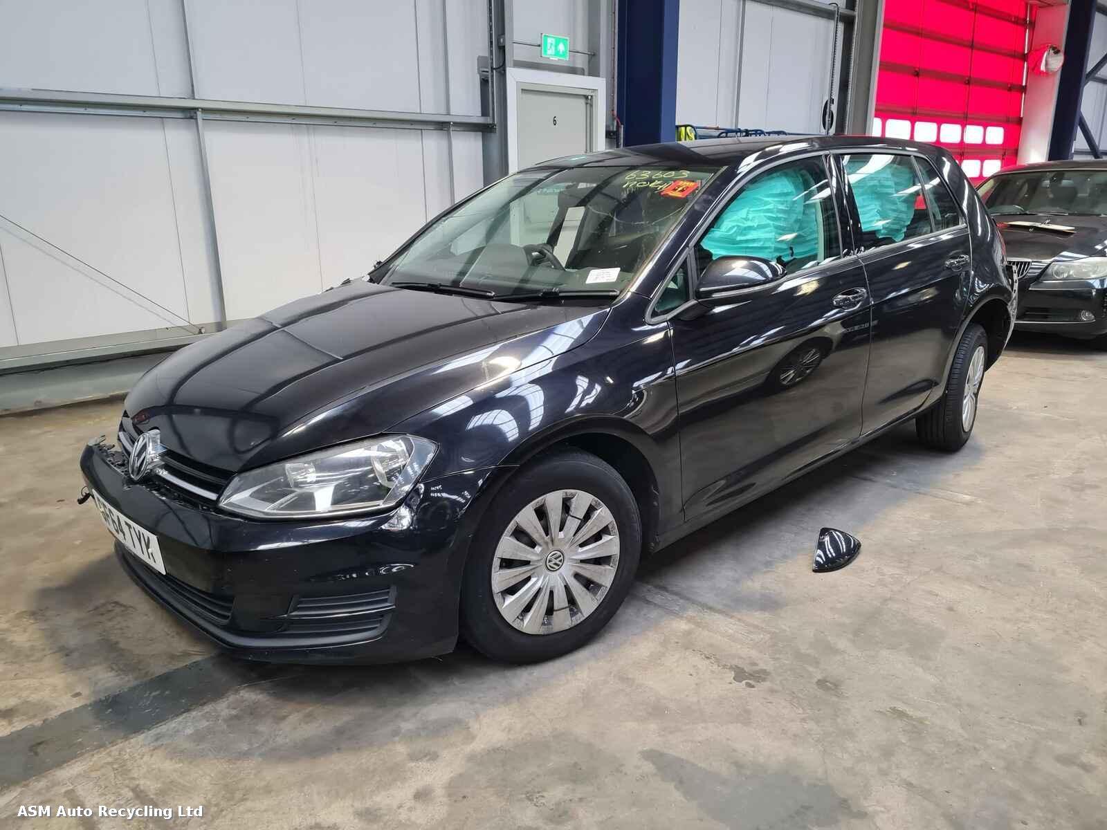 View Auto part Volkswagen Golf 2014 5 Door Hatchback Breaking