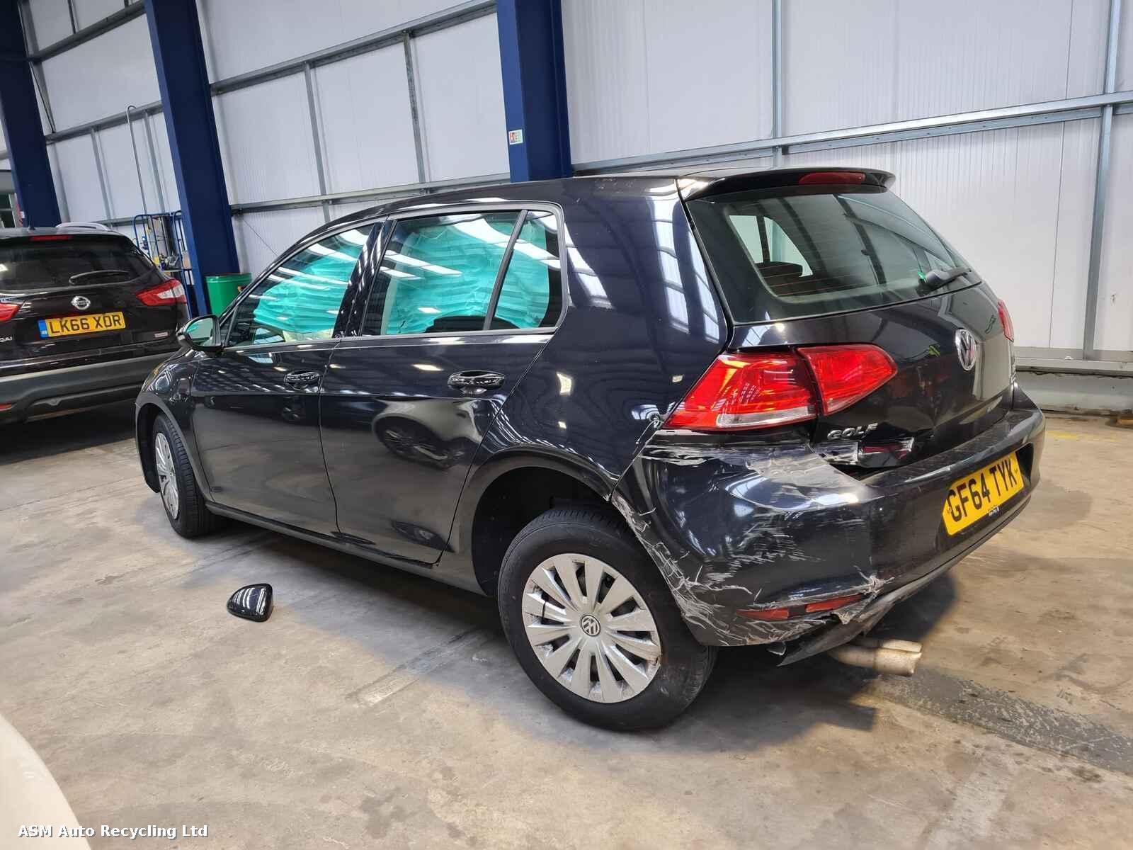 View Auto part Volkswagen Golf 2014 5 Door Hatchback Breaking