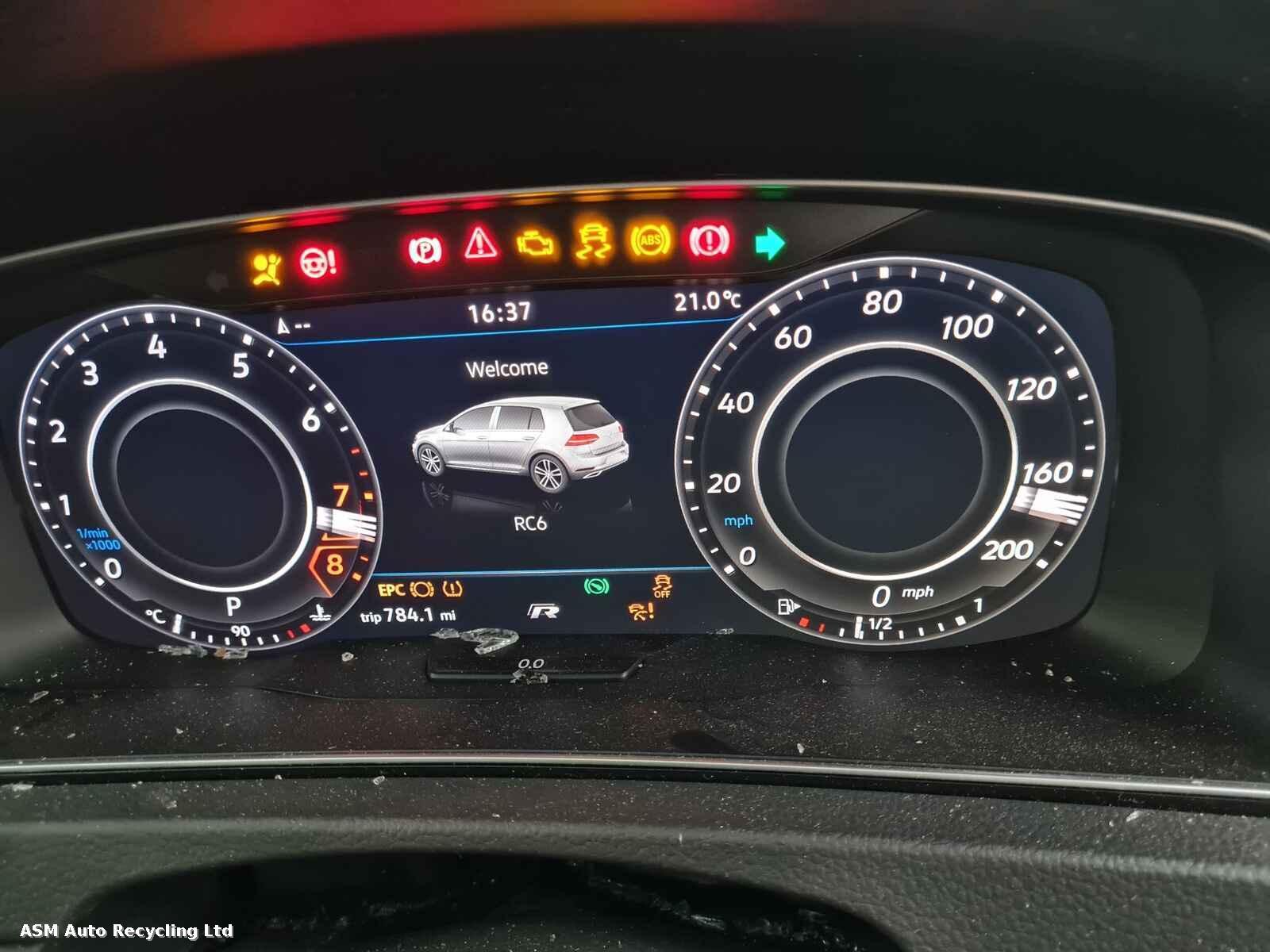 View Auto part Volkswagen Golf 2019 5 Door Hatchback Breaking