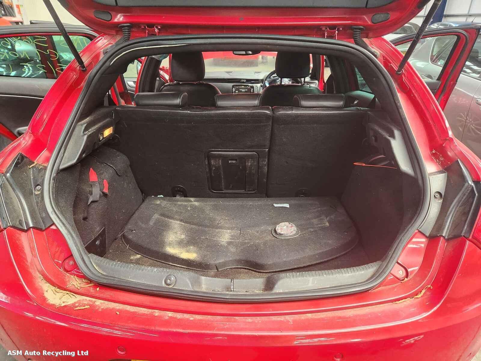 Alfa Romeo Giulietta 2014 5 Door Hatchback Breaking View Auto part Alfa Romeo Giulietta 2014 5 Door Hatchback Breaking