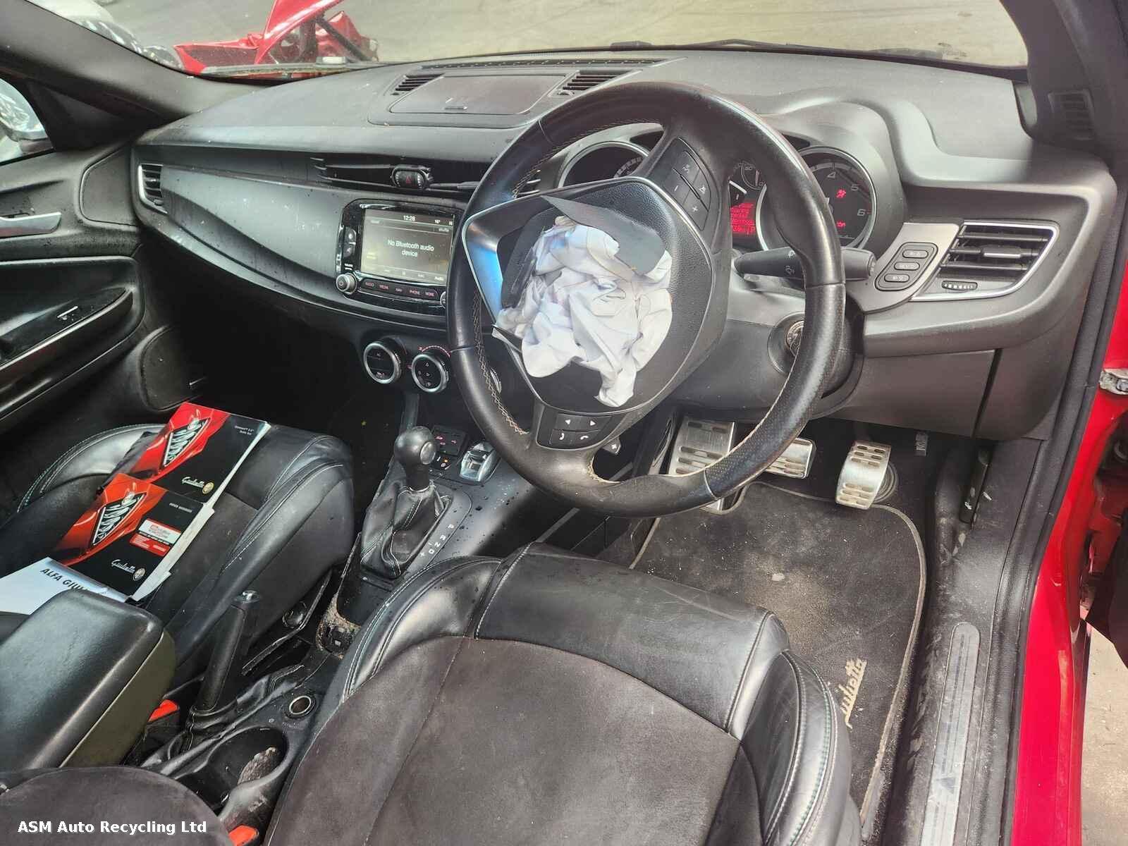 Alfa Romeo Giulietta 2014 5 Door Hatchback Breaking View Auto part Alfa Romeo Giulietta 2014 5 Door Hatchback Breaking