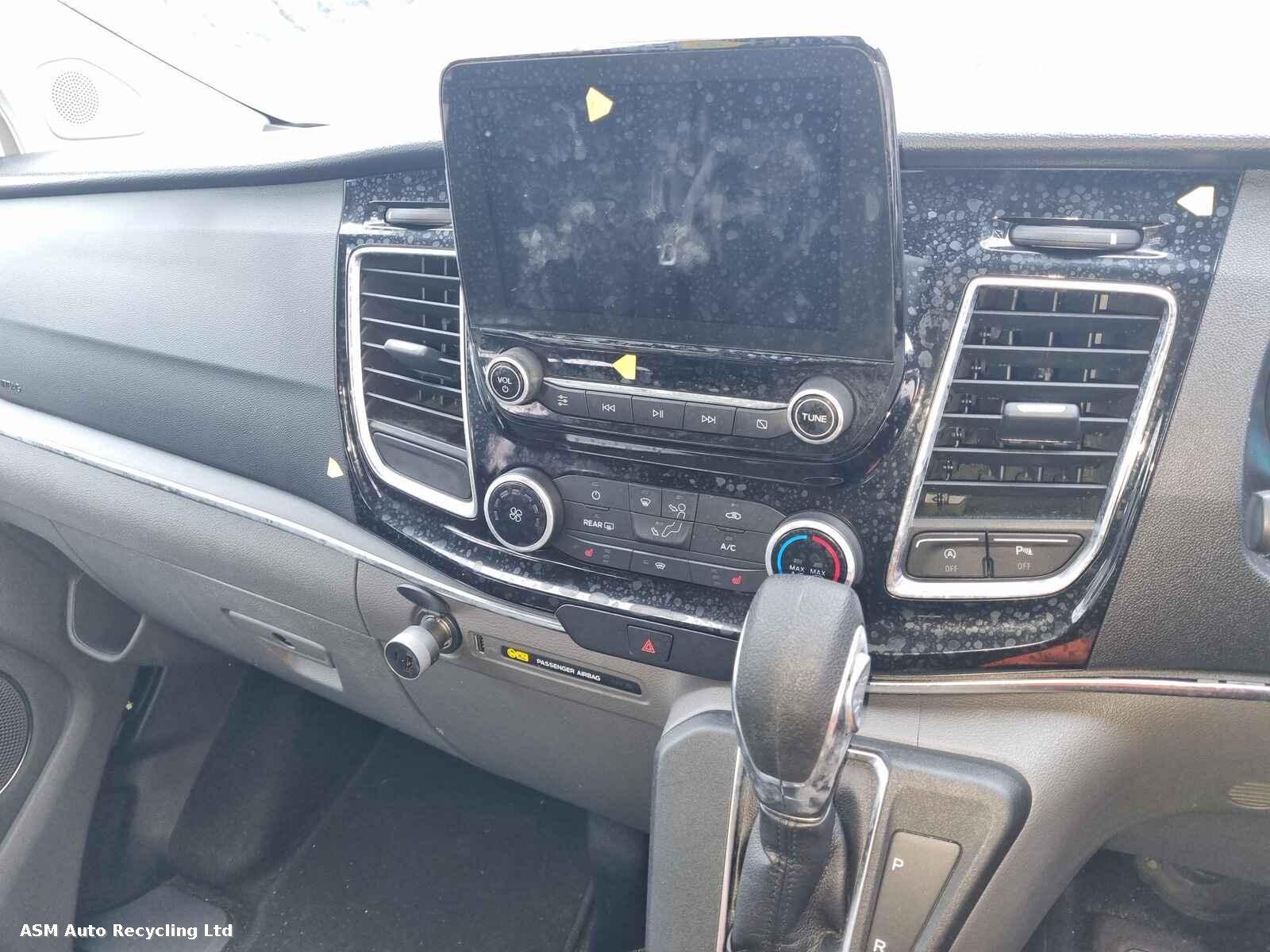 Ford Tourneo Custom 2019 4 Door Mpv Breaking View Auto part Ford Tourneo Custom 2019 4 Door Mpv Breaking