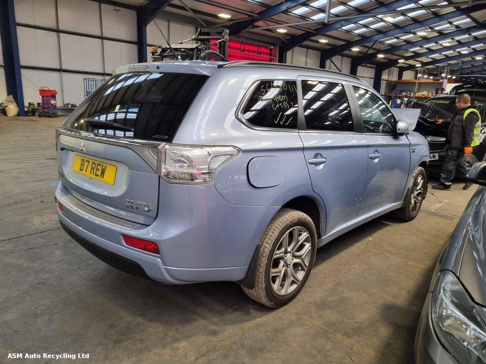 Mitsubishi Outlander 2014 5 Door Estate Breaking View Auto part Mitsubishi Outlander 2014 5 Door Estate Breaking
