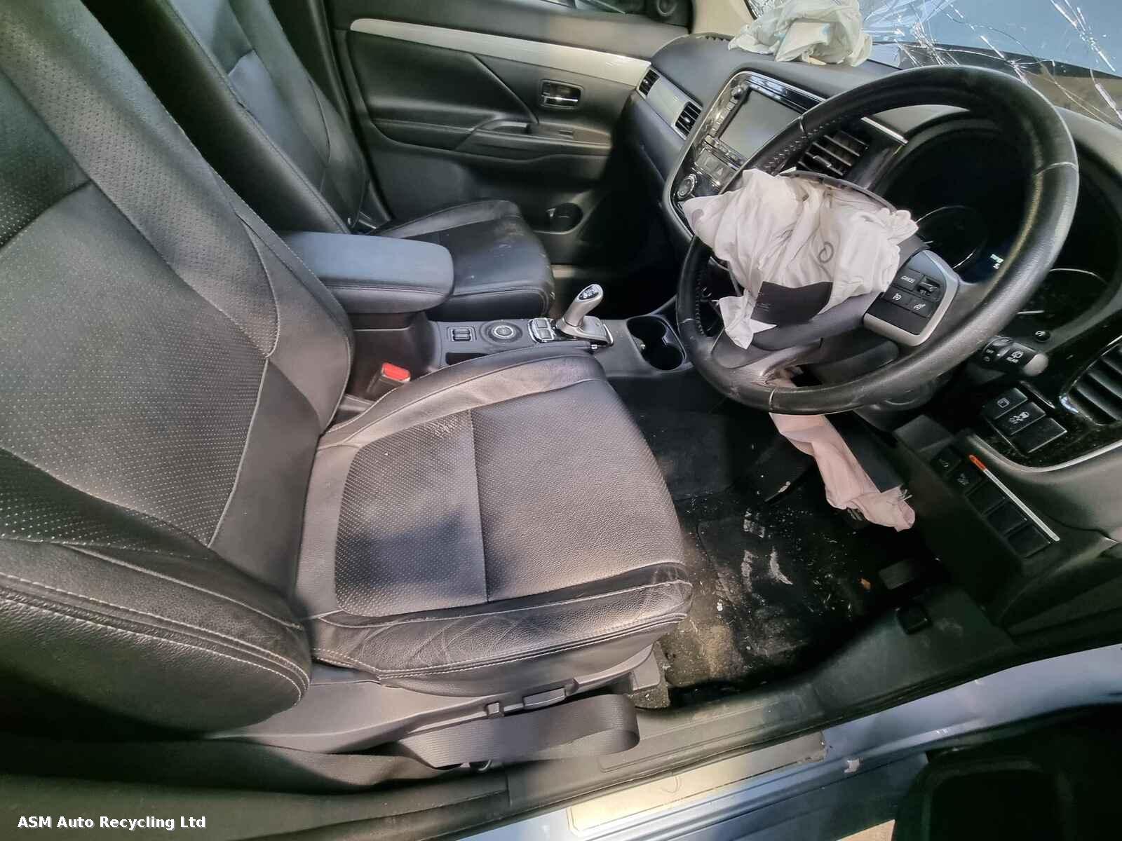 Mitsubishi Outlander 2014 5 Door Estate Breaking View Auto part Mitsubishi Outlander 2014 5 Door Estate Breaking
