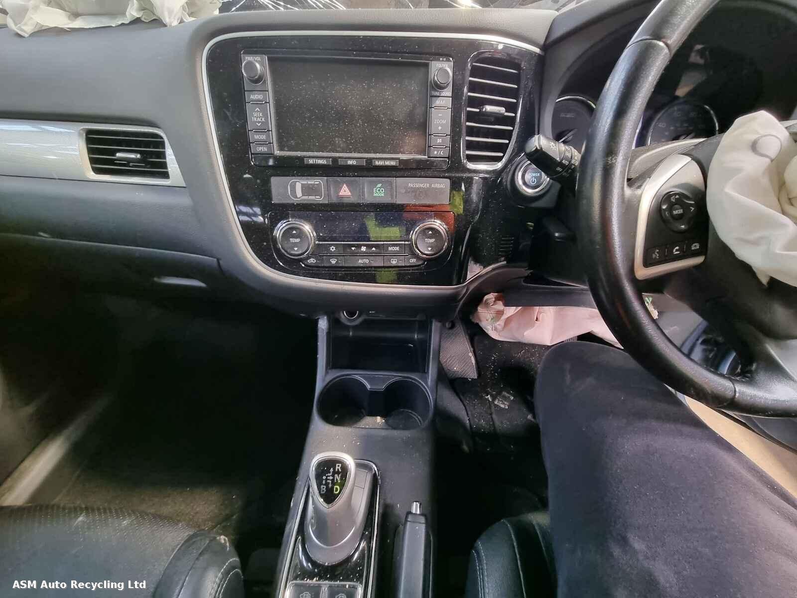 Mitsubishi Outlander 2014 5 Door Estate Breaking View Auto part Mitsubishi Outlander 2014 5 Door Estate Breaking