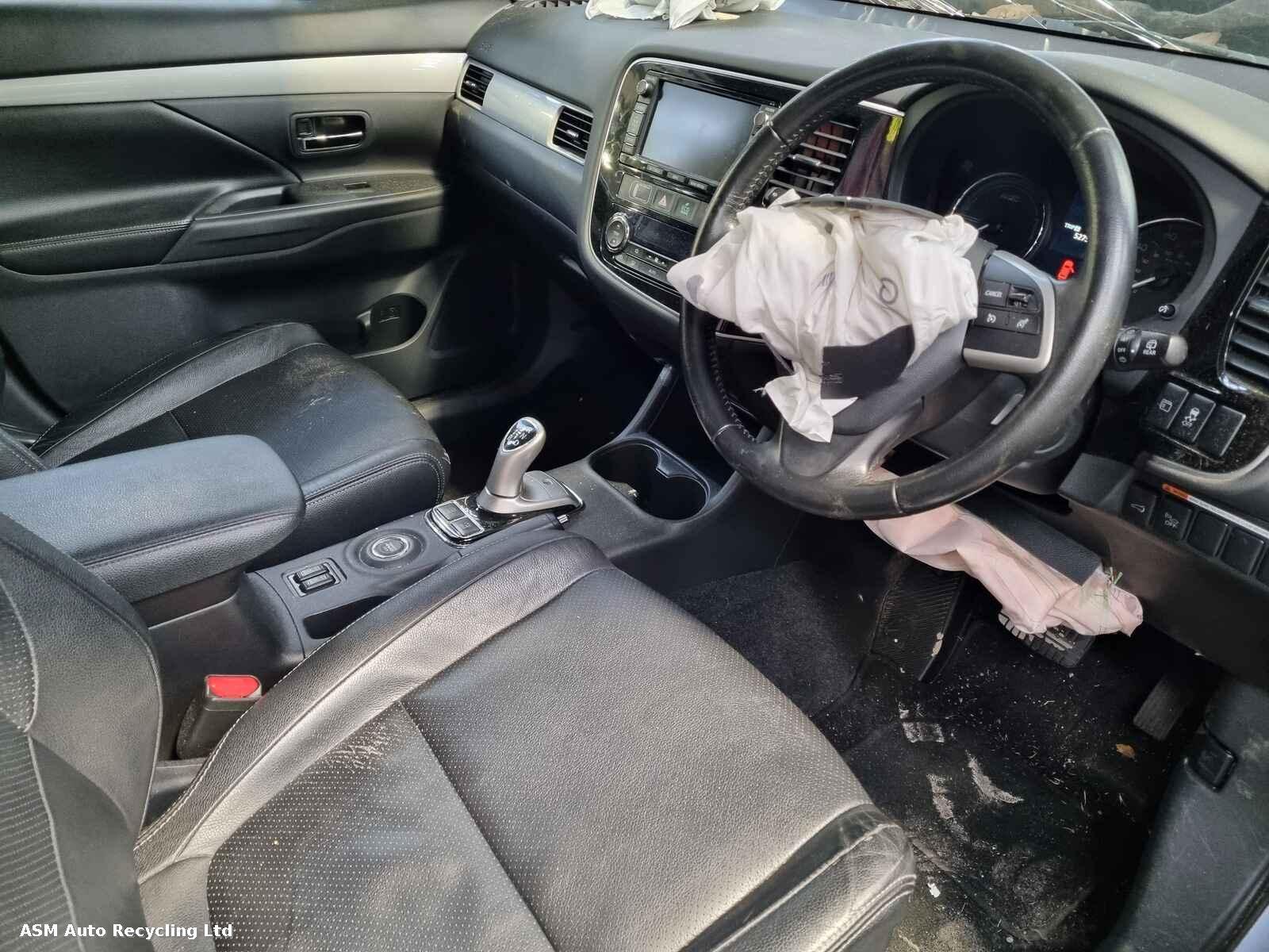 Mitsubishi Outlander 2014 5 Door Estate Breaking View Auto part Mitsubishi Outlander 2014 5 Door Estate Breaking