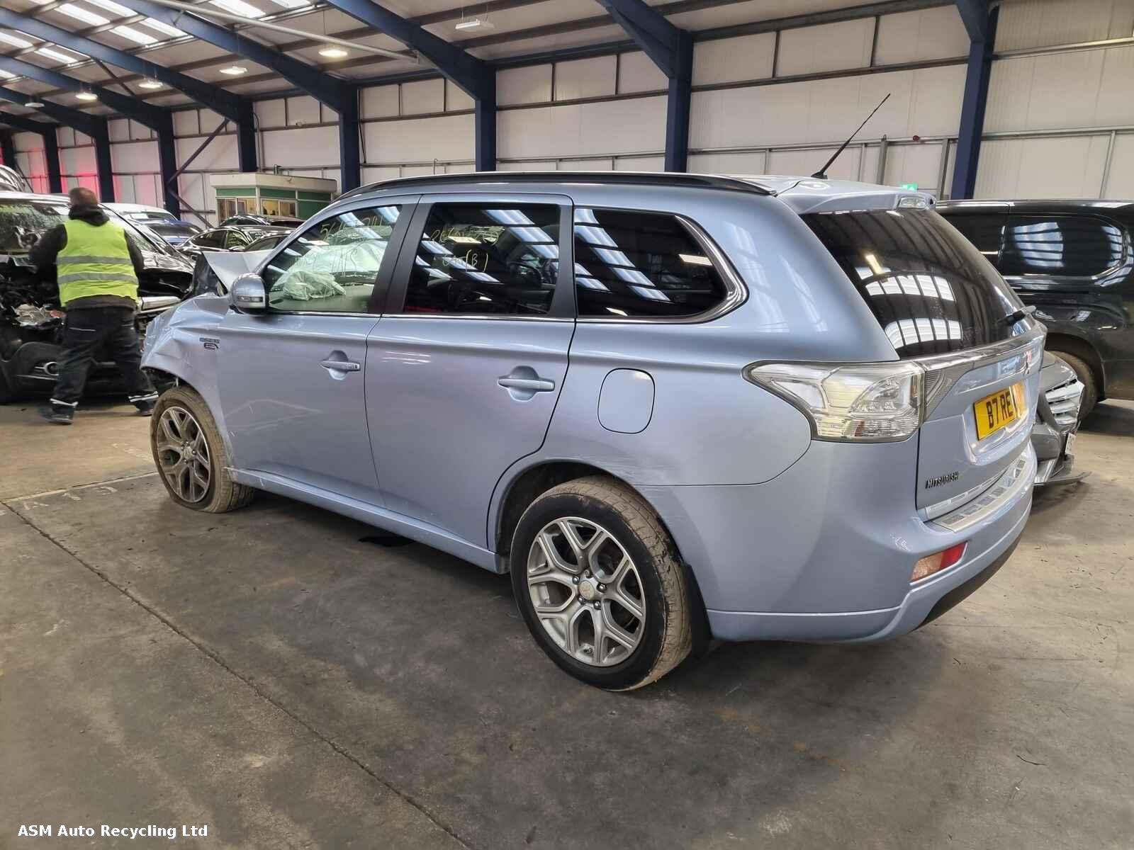 Mitsubishi Outlander 2014 5 Door Estate Breaking View Auto part Mitsubishi Outlander 2014 5 Door Estate Breaking