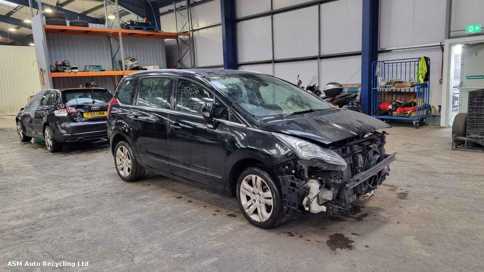 Image for a Peugeot 5008 2015 5 Door Mpv Breaking