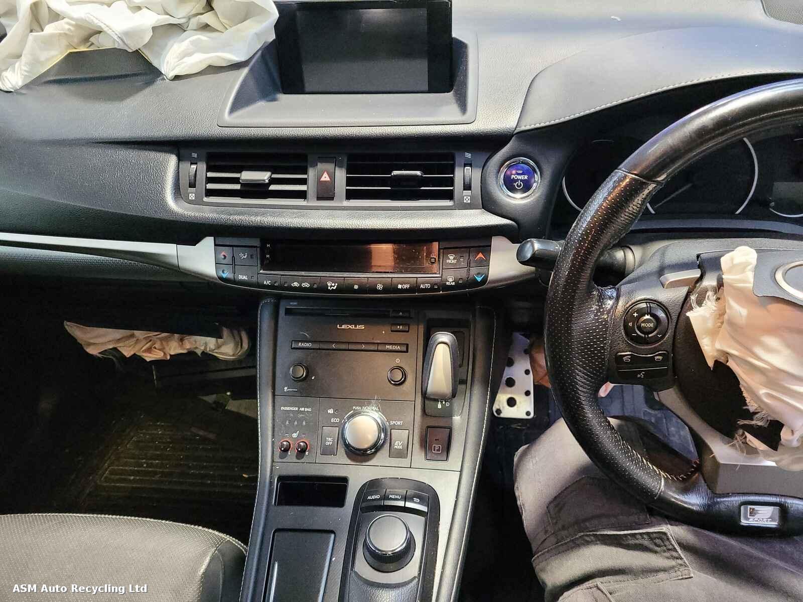 View Auto part Lexus Ct200 2016 5 Door Hatchback Breaking