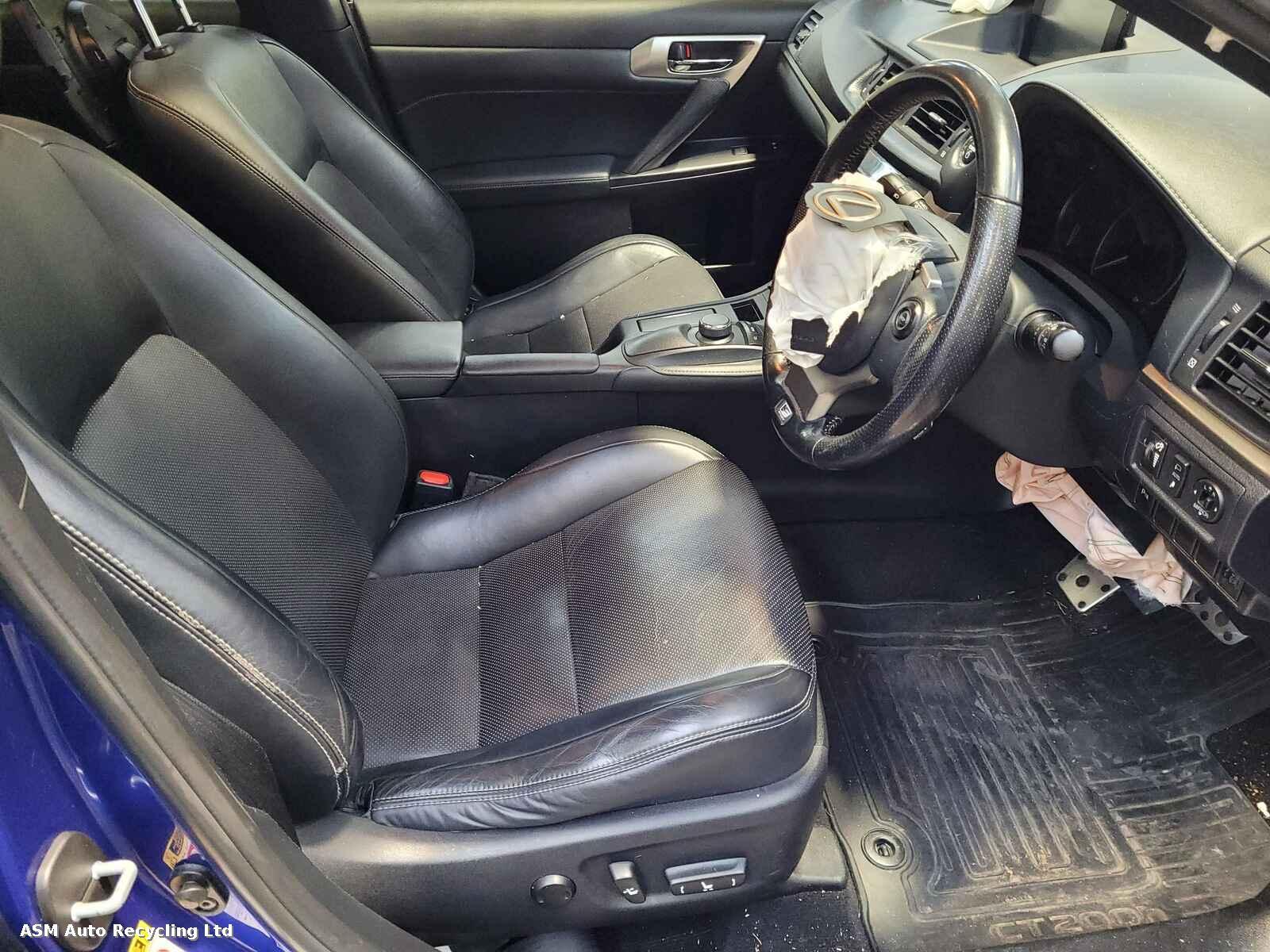 View Auto part Lexus Ct200 2016 5 Door Hatchback Breaking