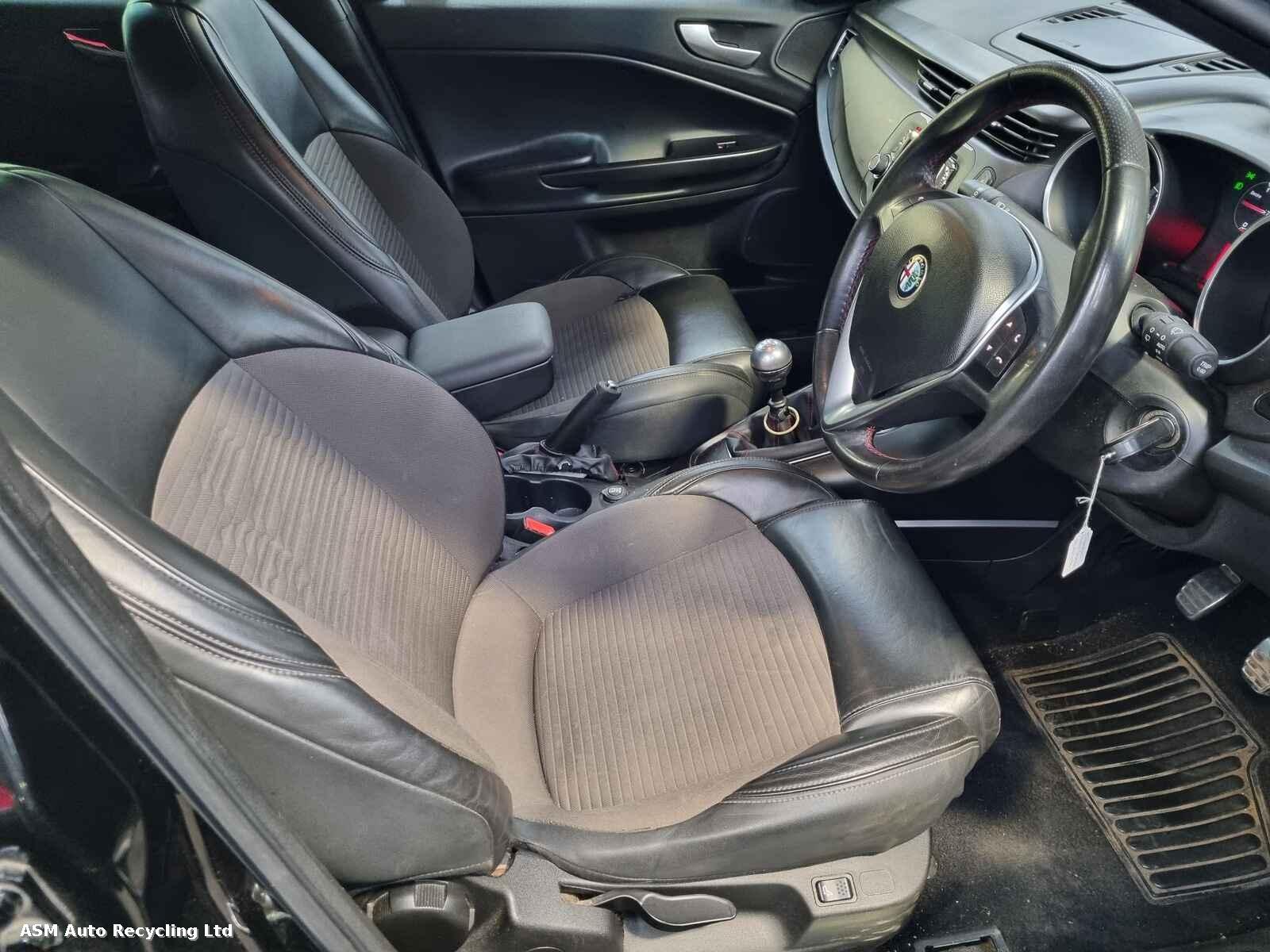 View Auto part Alfa Romeo Giulietta 2014 5 Door Hatchback Breaking