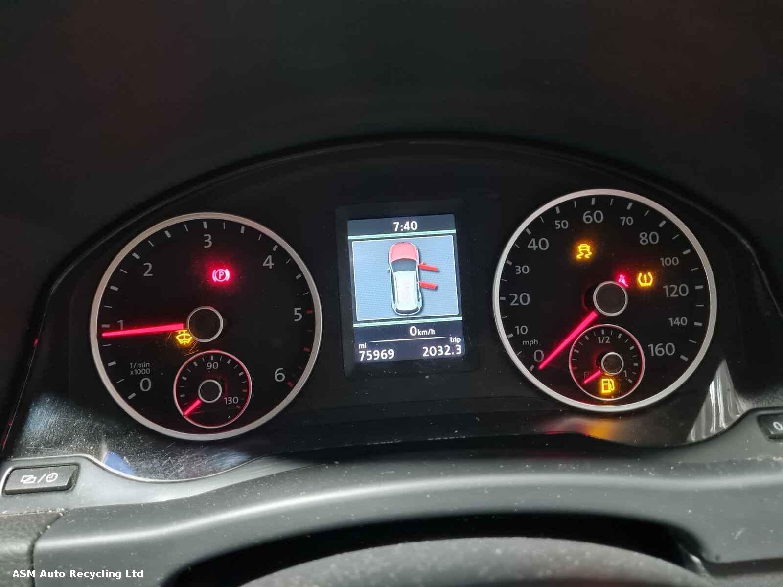 View Auto part Volkswagen Tiguan 2014 5 Door Estate Breaking