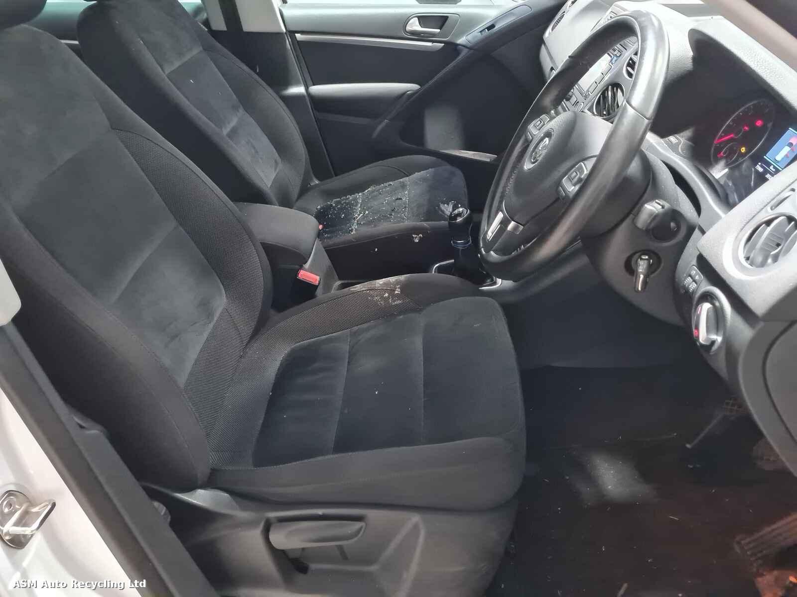 View Auto part Volkswagen Tiguan 2014 5 Door Estate Breaking
