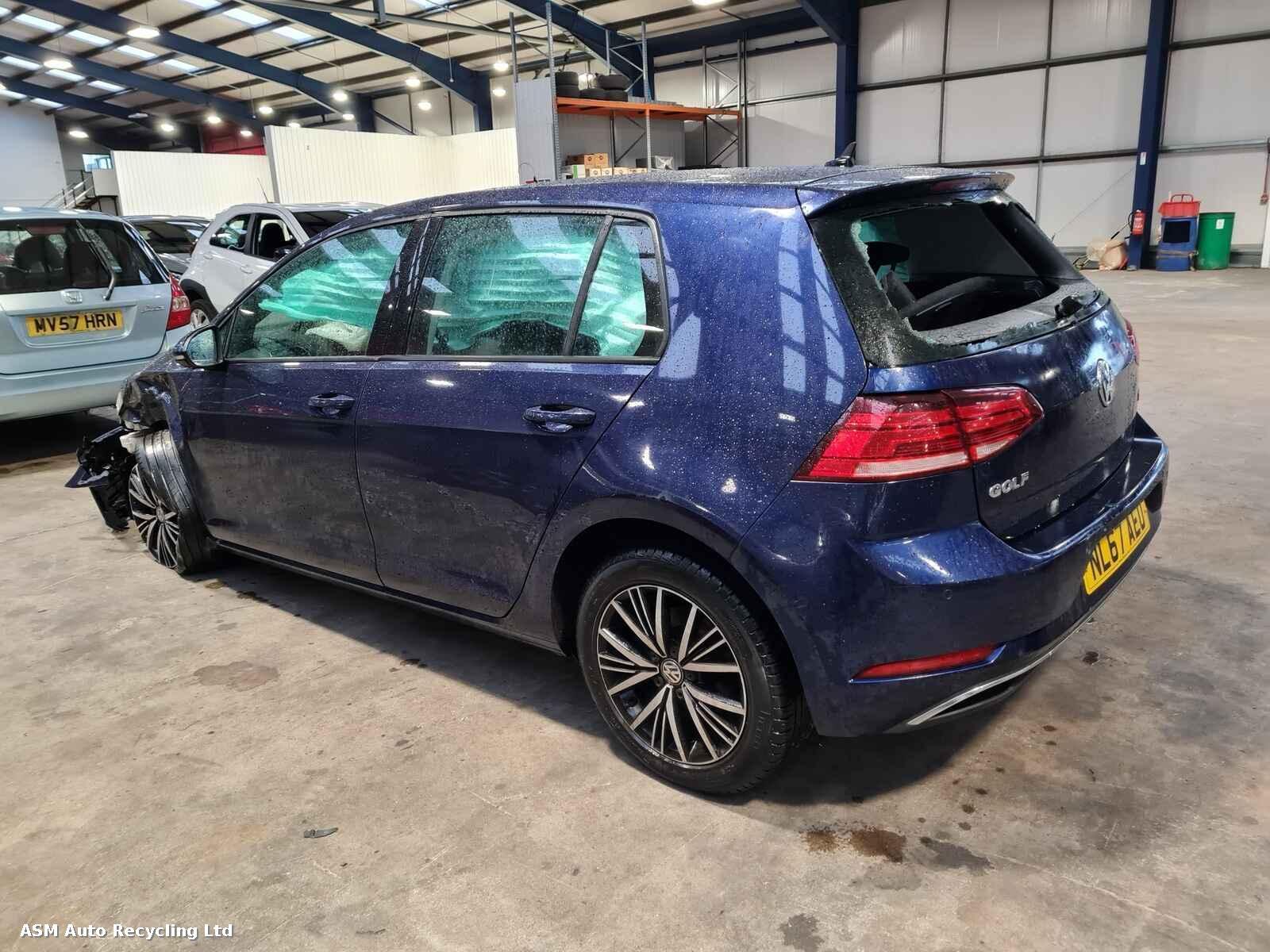 View Auto part Volkswagen Golf 2017 5 Door Hatchback Breaking