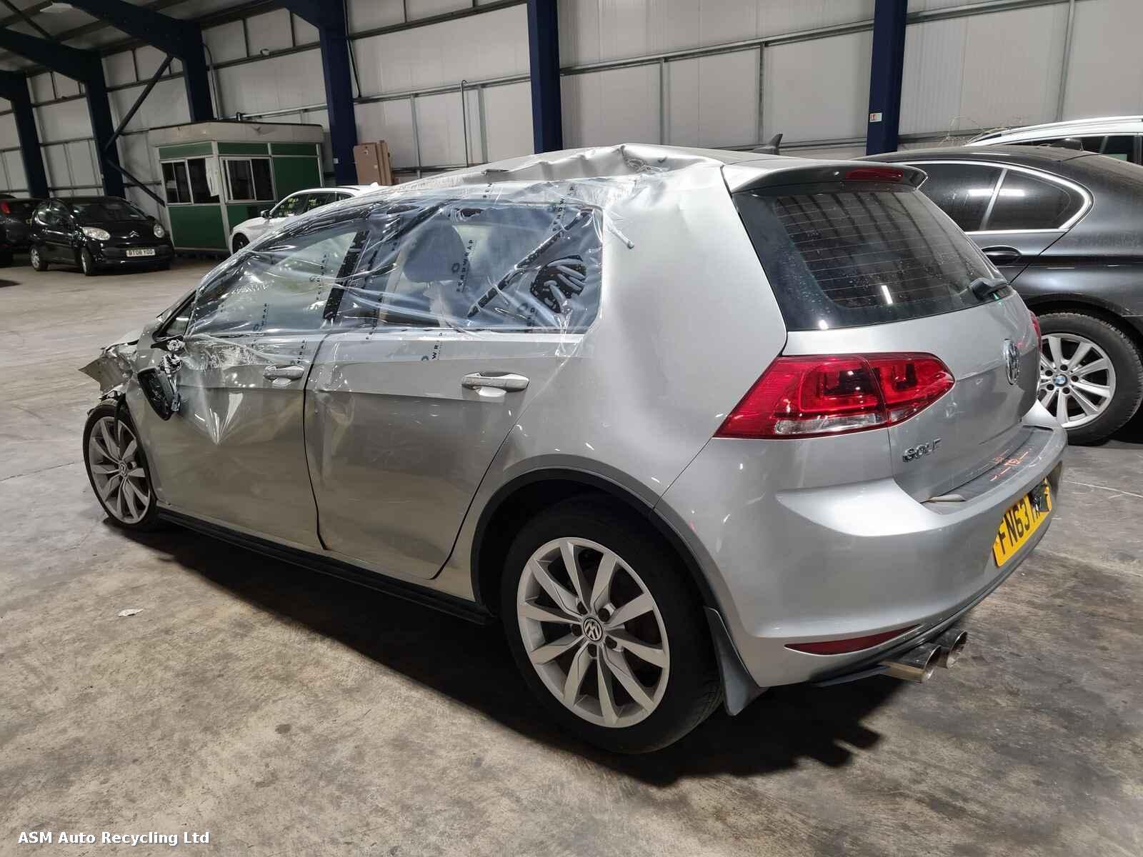 View Auto part Volkswagen Golf 2013 Unknown Hatchback Breaking