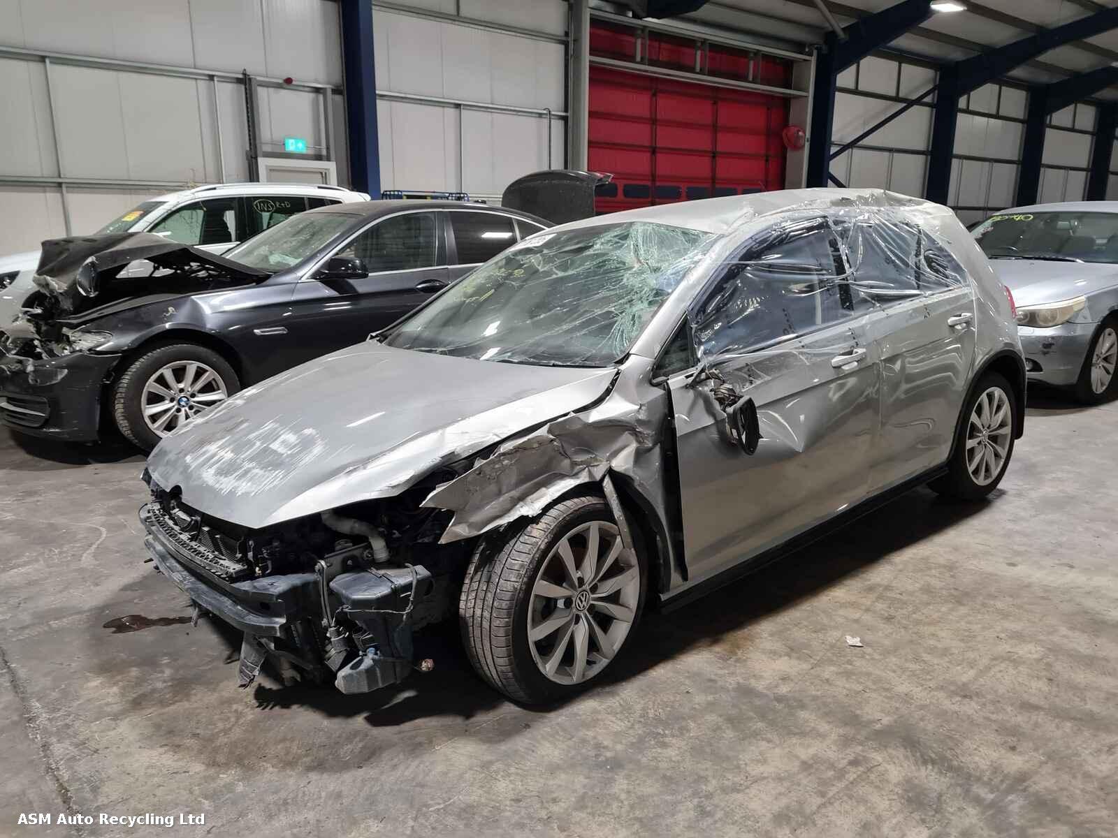 View Auto part Volkswagen Golf 2013 Unknown Hatchback Breaking