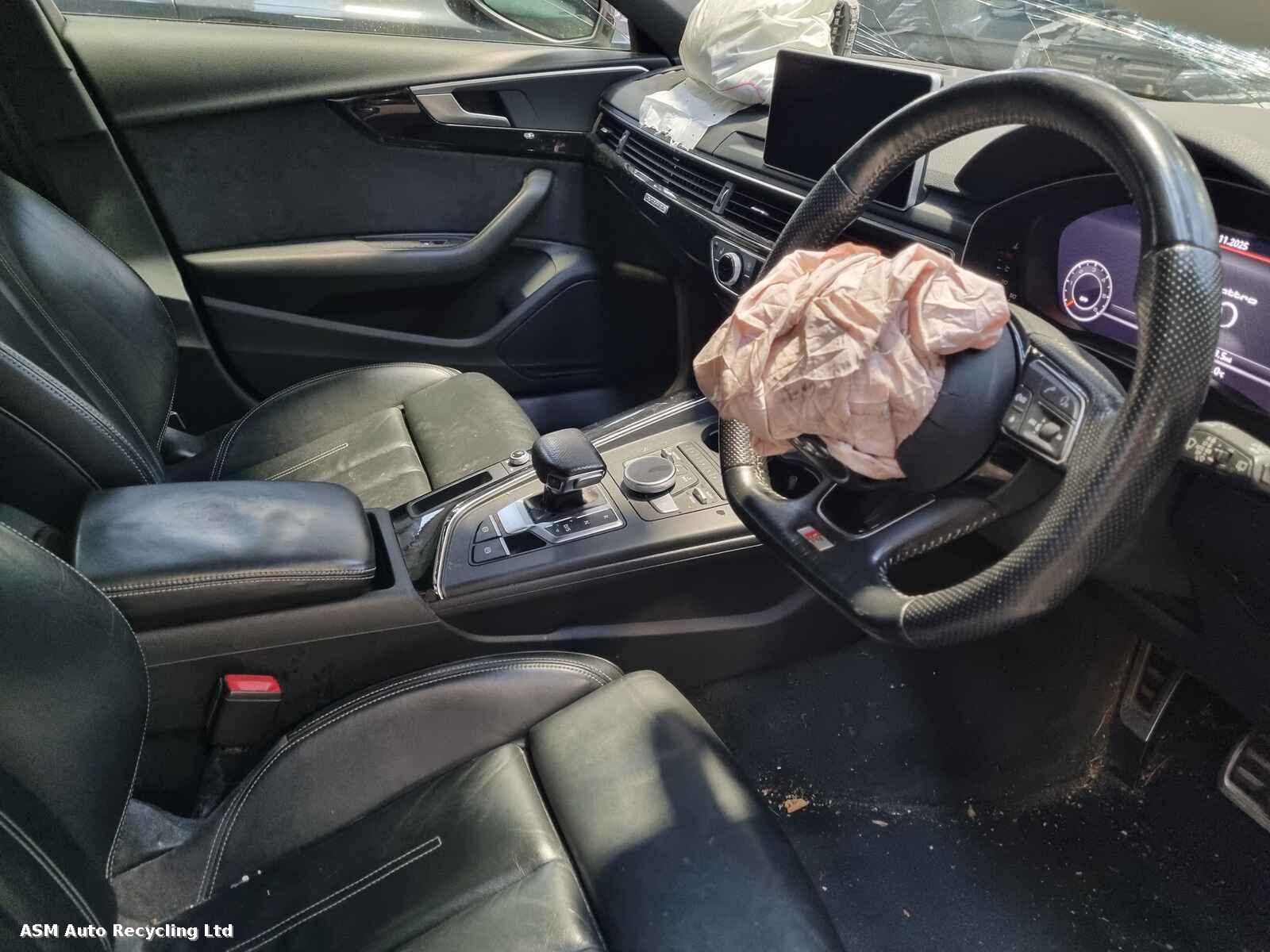 View Auto part Audi A4 2016 5 Door Estate Breaking