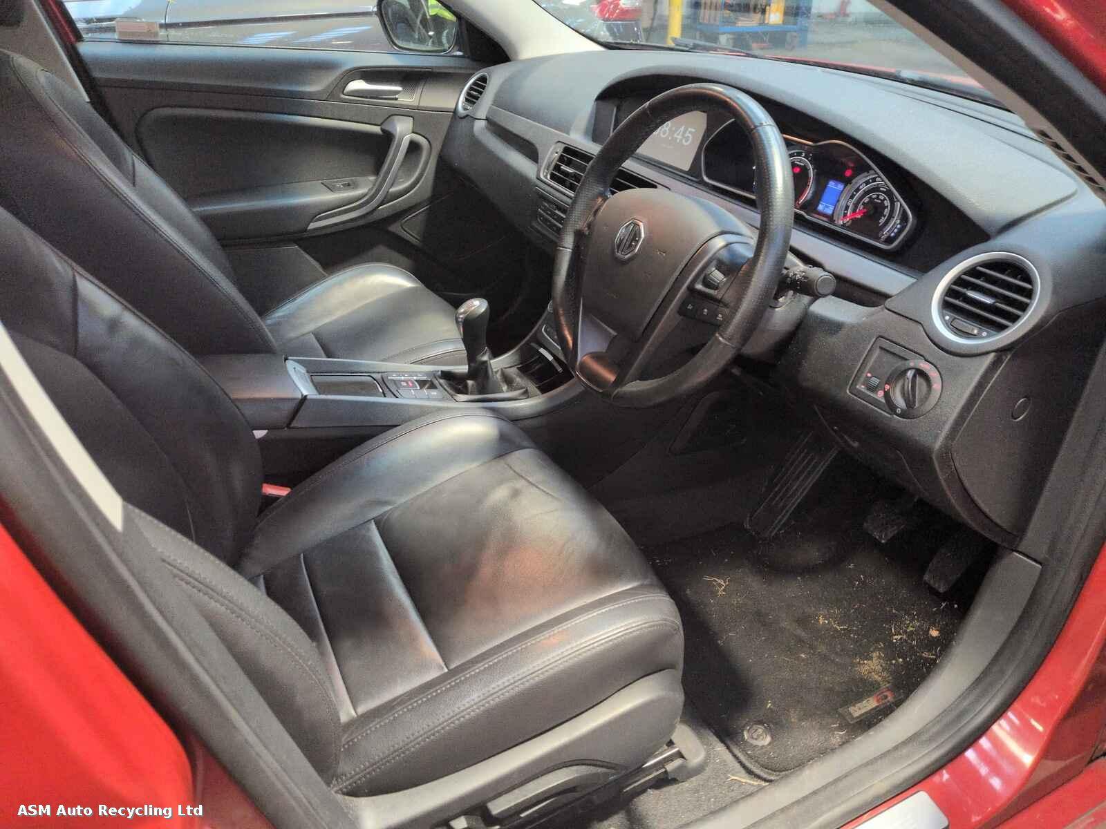 View Auto part Mg Mg6 2015 5 Door Hatchback Breaking