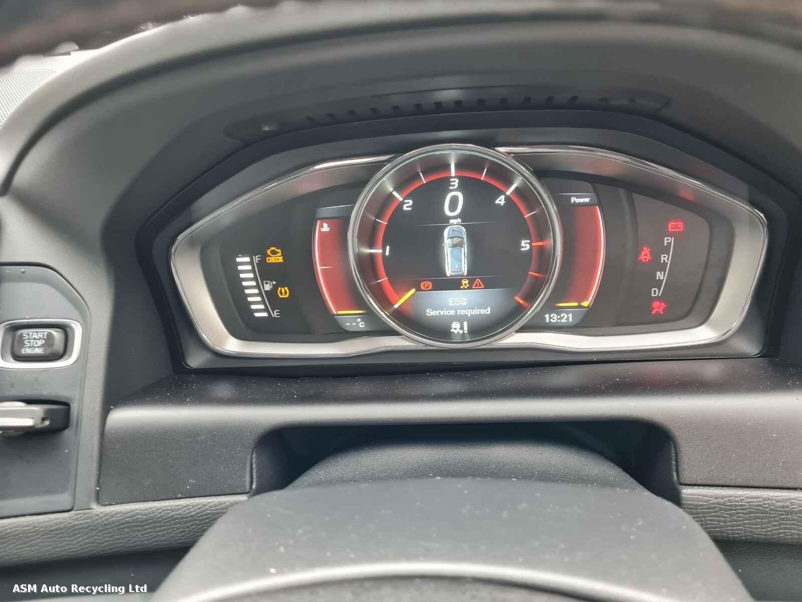 View Auto part Volvo Xc60 2015 5 Door Estate Breaking