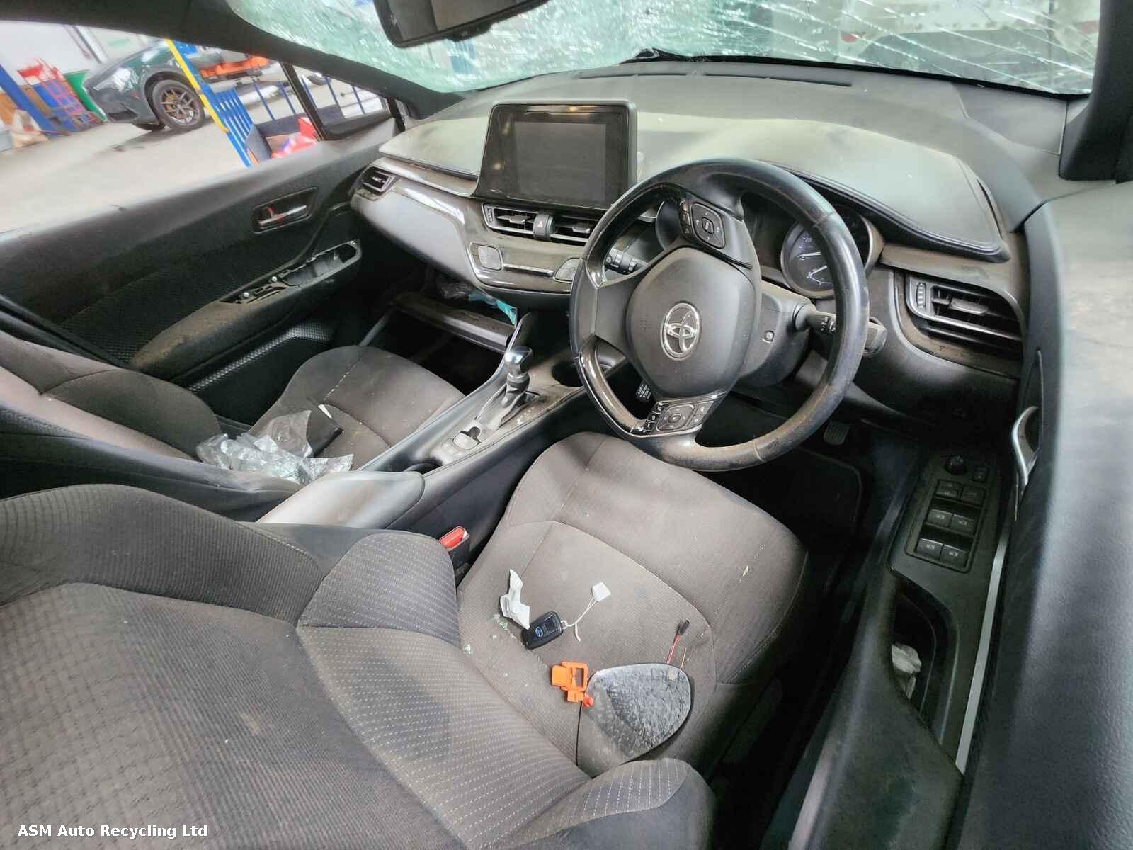 View Auto part Toyota C-hr 2017 5 Door Hatchback Breaking