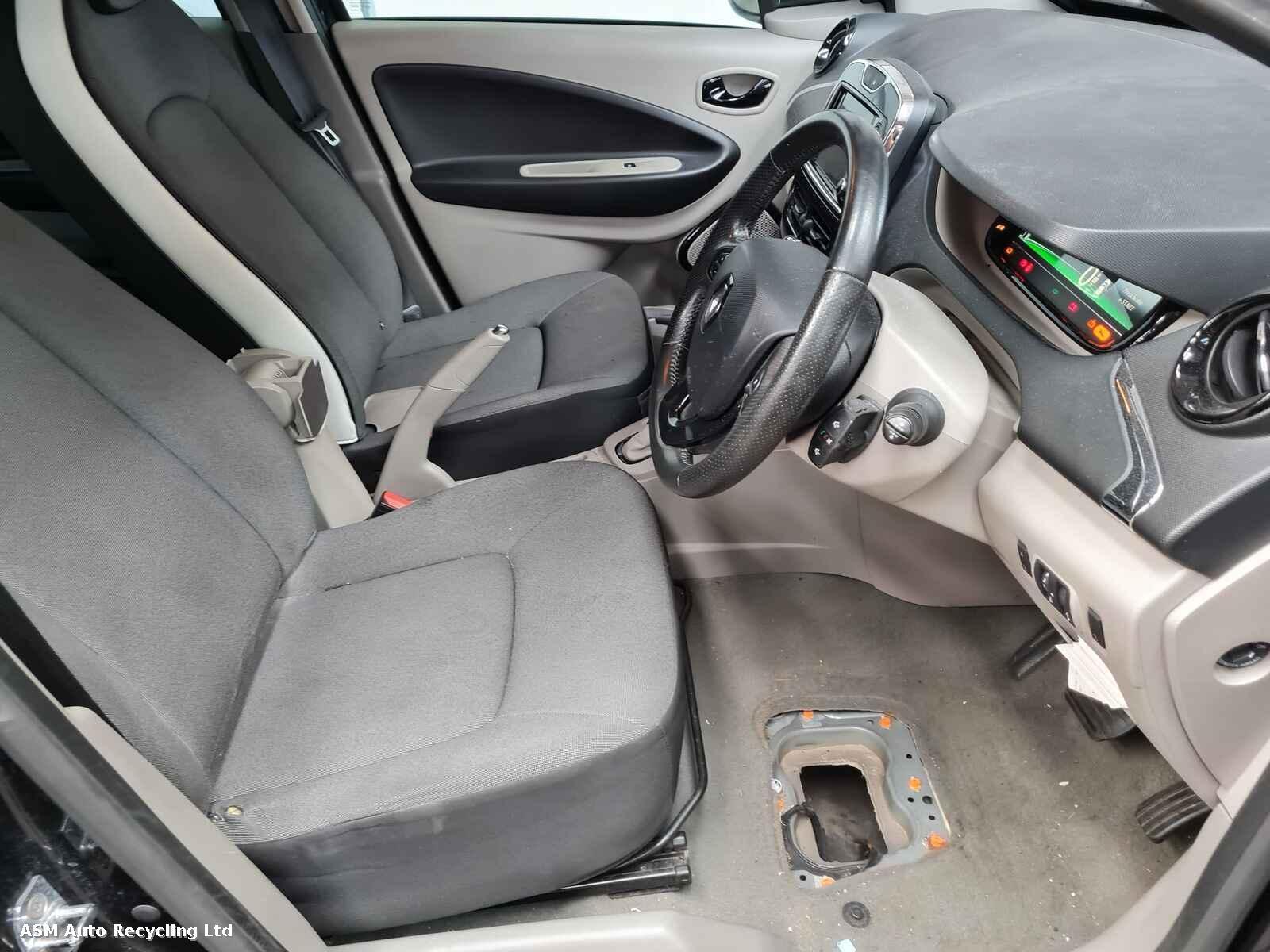 View Auto part Renault Zoe 2014 5 Door Hatchback Breaking