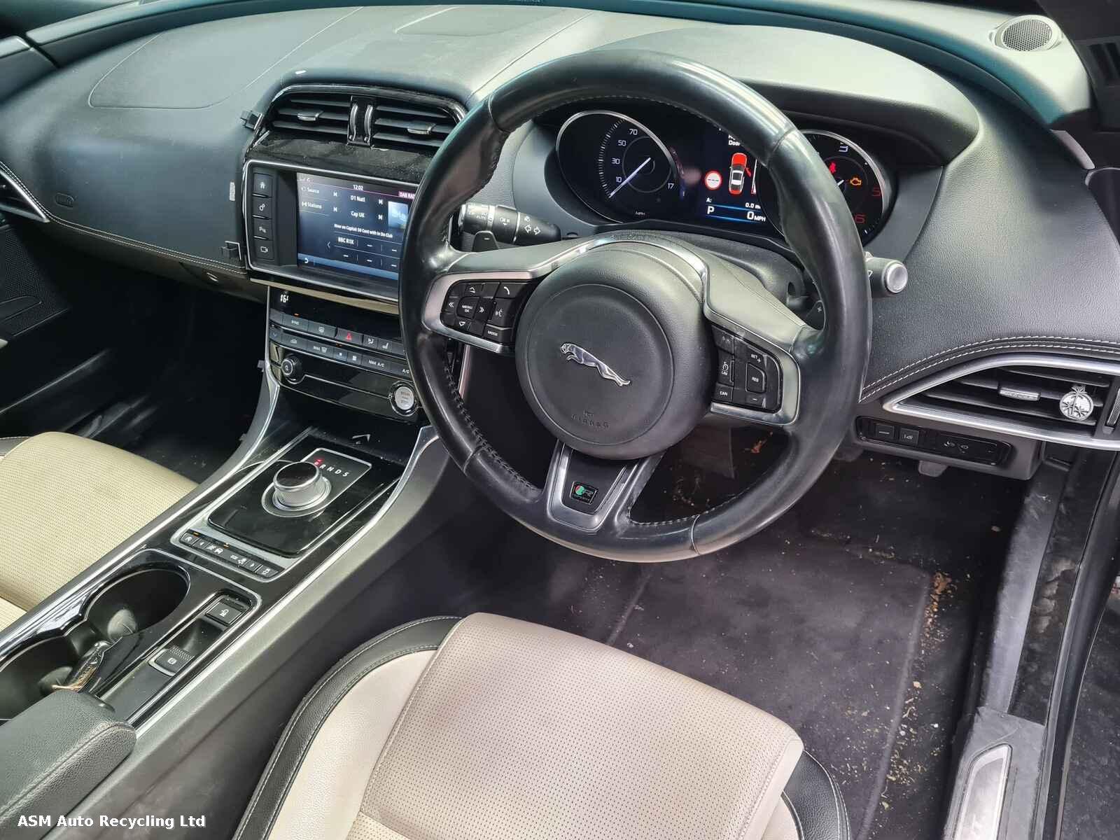 Jaguar Xe 2016 4 Door Saloon Breaking View Auto part Jaguar Xe 2016 4 Door Saloon Breaking
