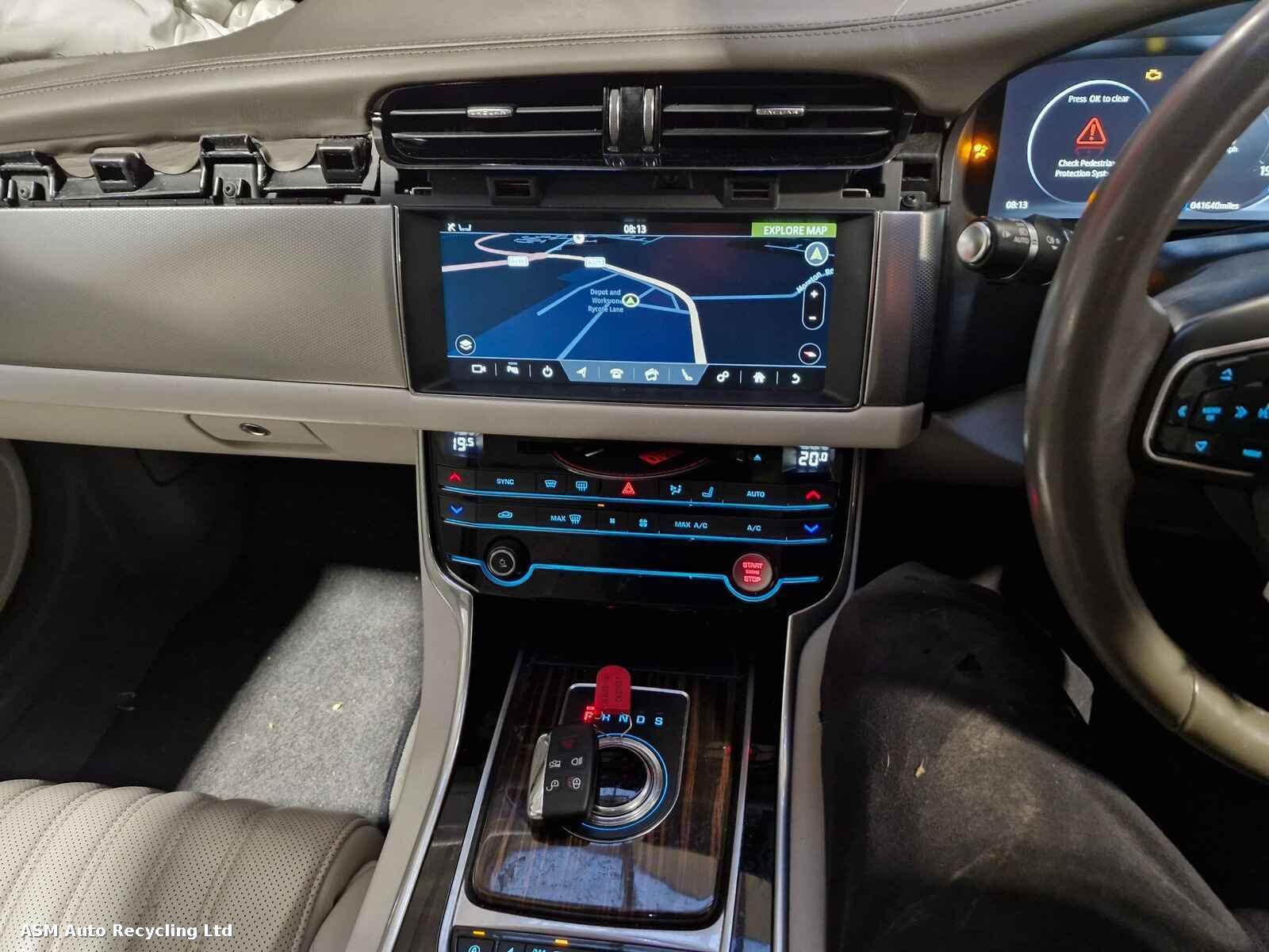 Jaguar Xf 2017 4 Door Saloon Breaking View Auto part Jaguar Xf 2017 4 Door Saloon Breaking