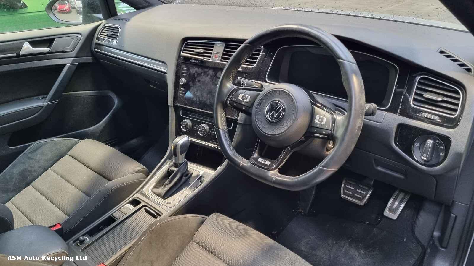 View Auto part Volkswagen Golf 2018 5 Door Hatchback Breaking