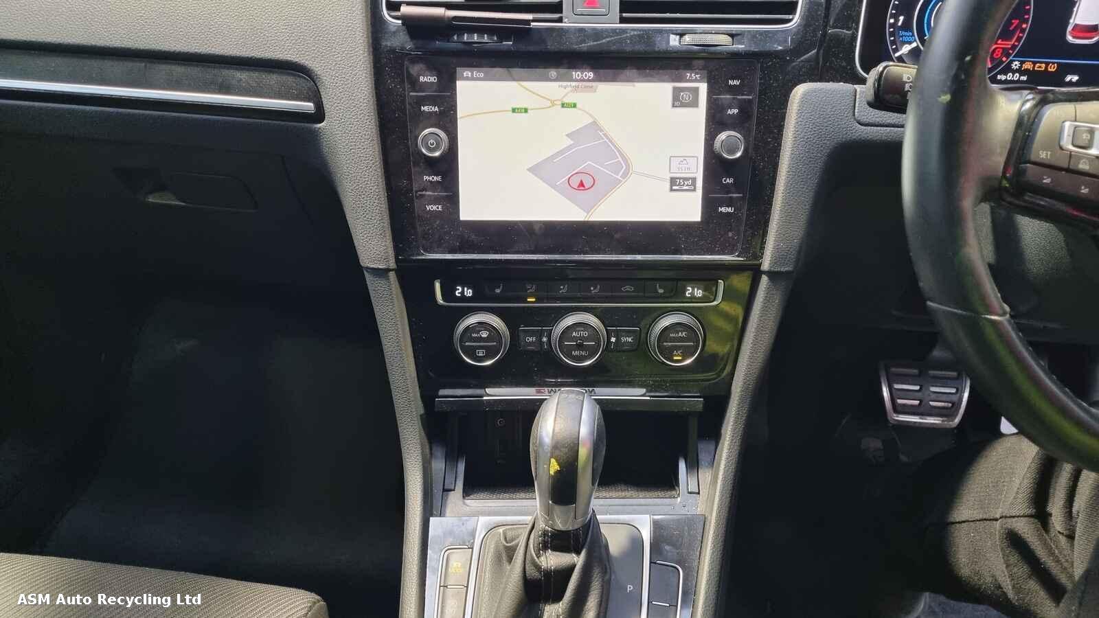 View Auto part Volkswagen Golf 2018 5 Door Hatchback Breaking
