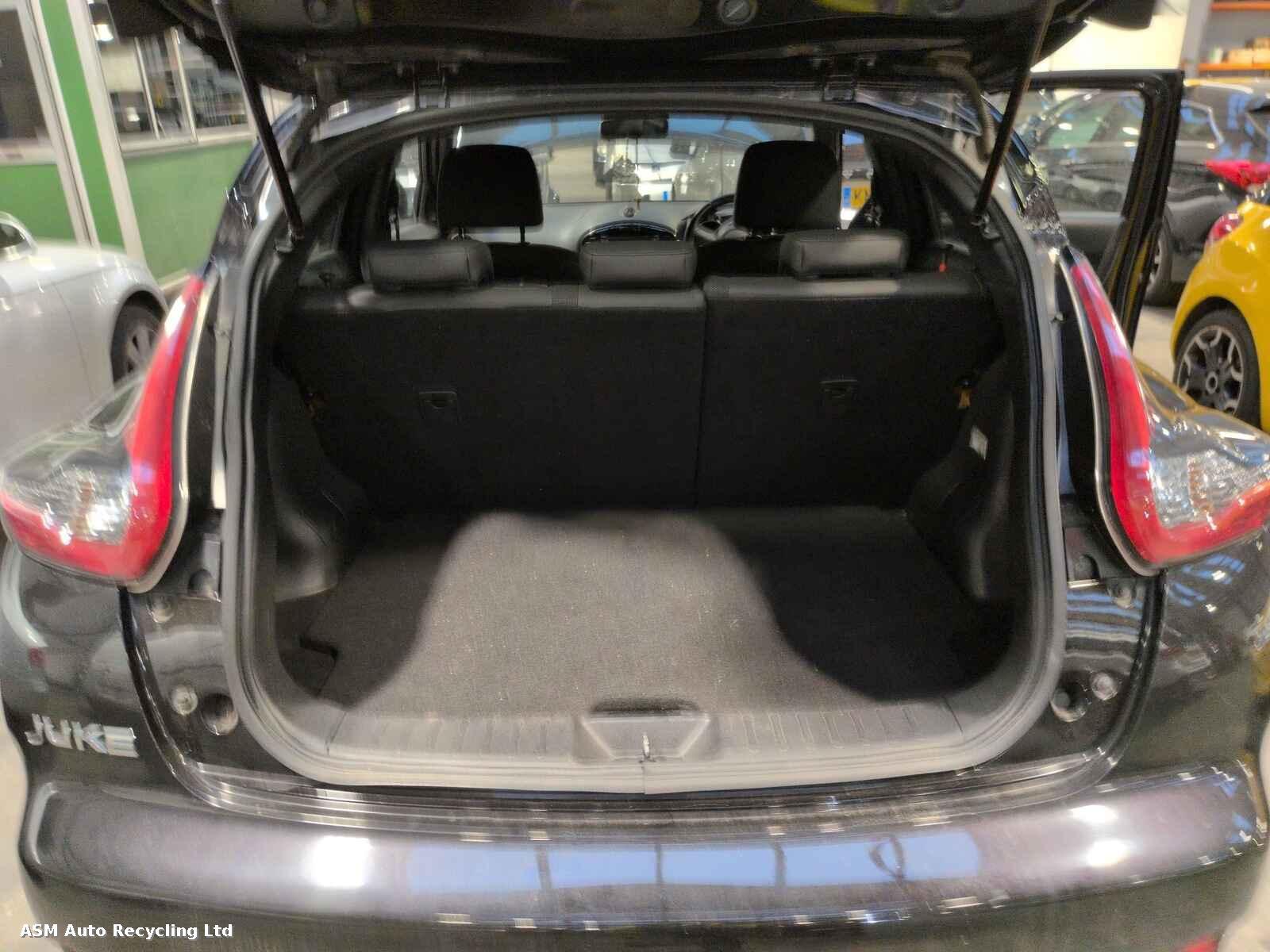 View Auto part Nissan Juke 2017 5 Door Hatchback Breaking