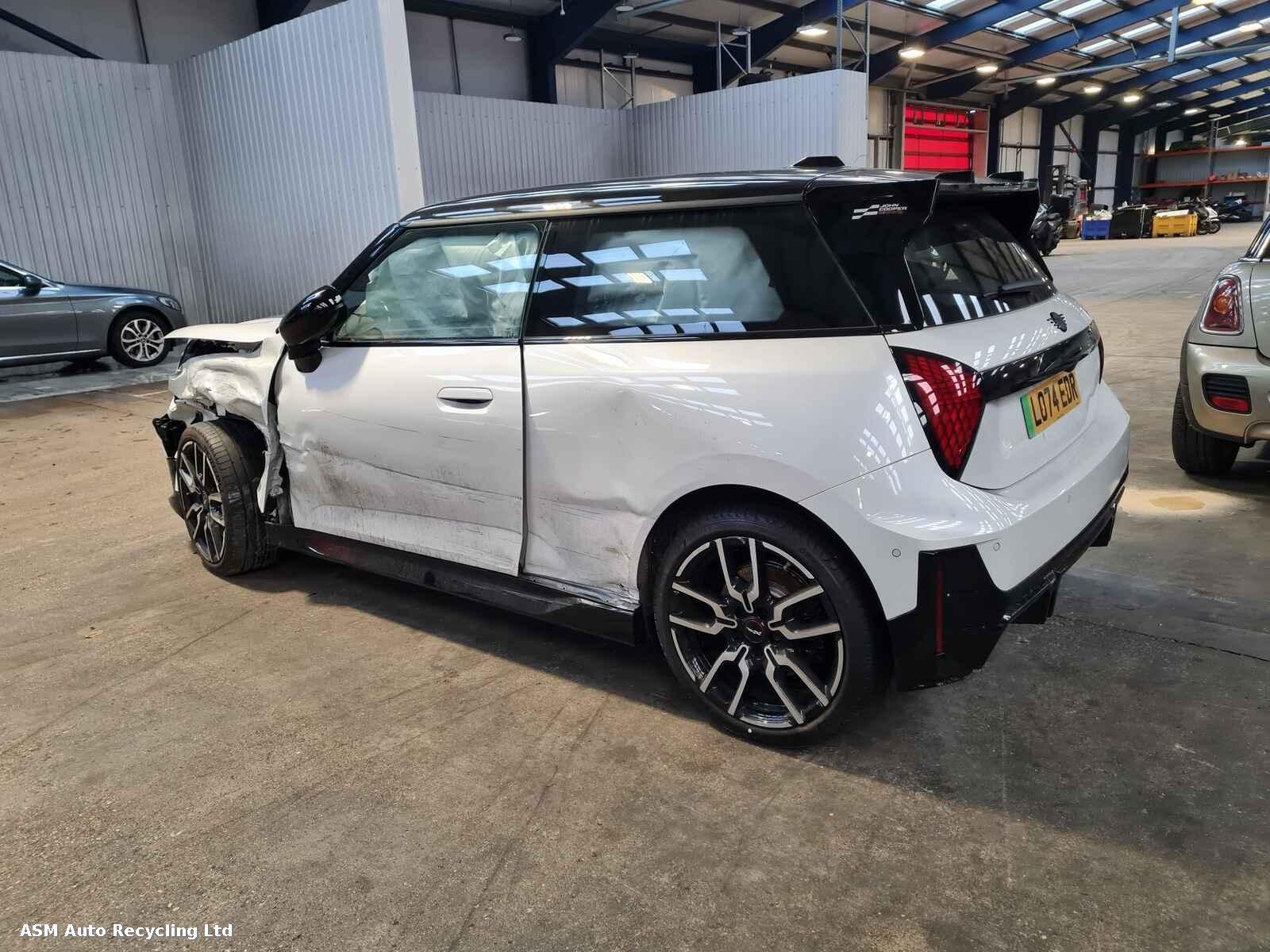 View Auto part Mini (bmw) Mini 2024 3 Door Hatchback Breaking