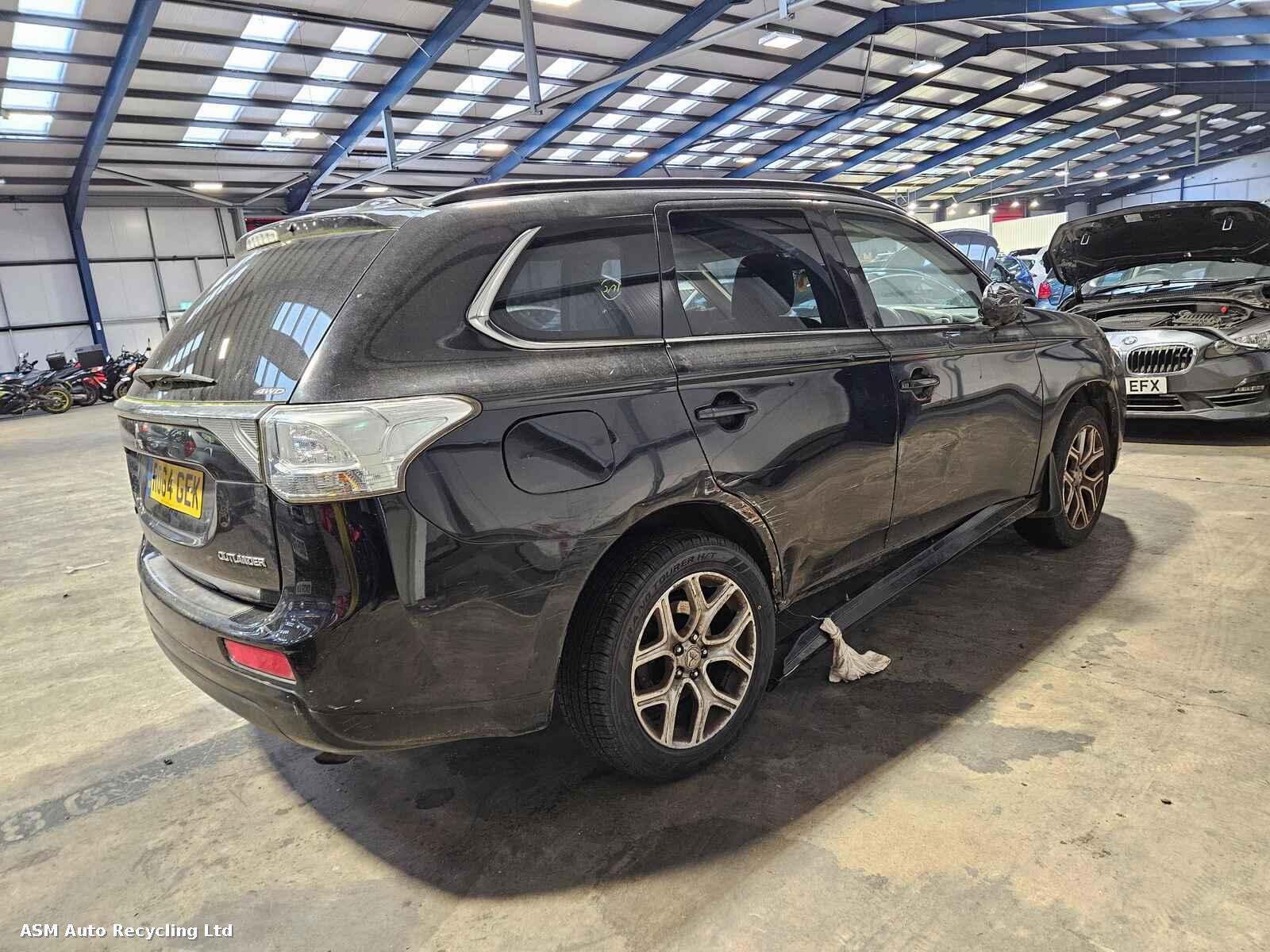 View Auto part Mitsubishi Outlander 2014 5 Door Estate Breaking