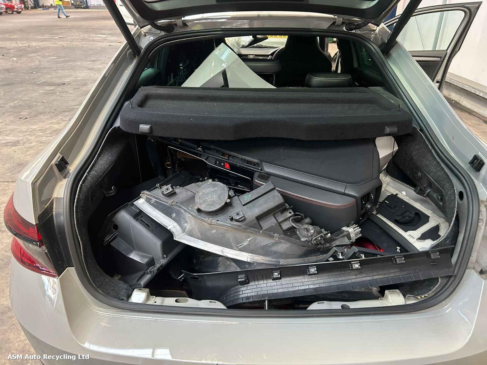 View Auto part Skoda Superb 2021 5 Door Hatchback Breaking