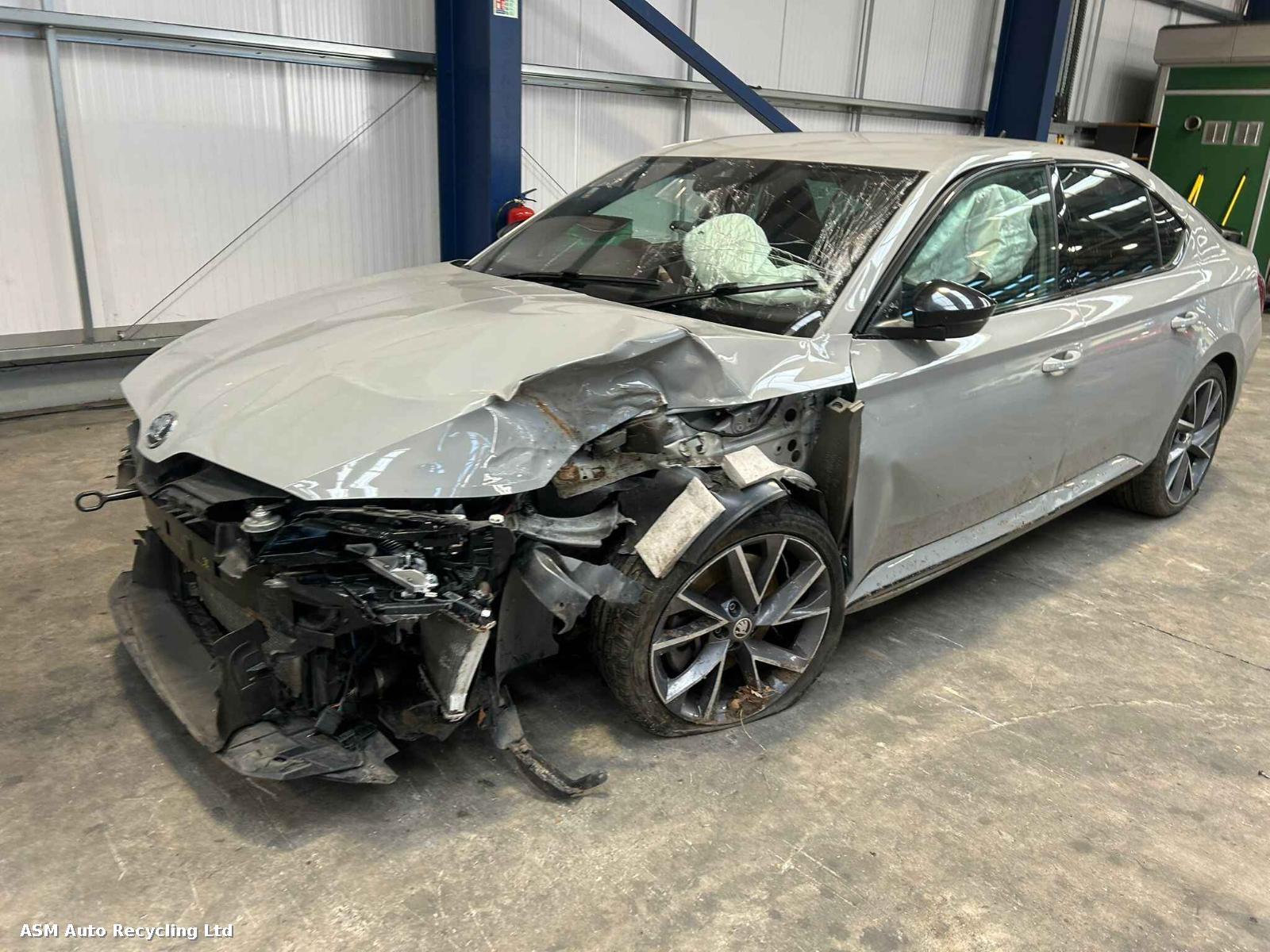 View Auto part Skoda Superb 2021 5 Door Hatchback Breaking