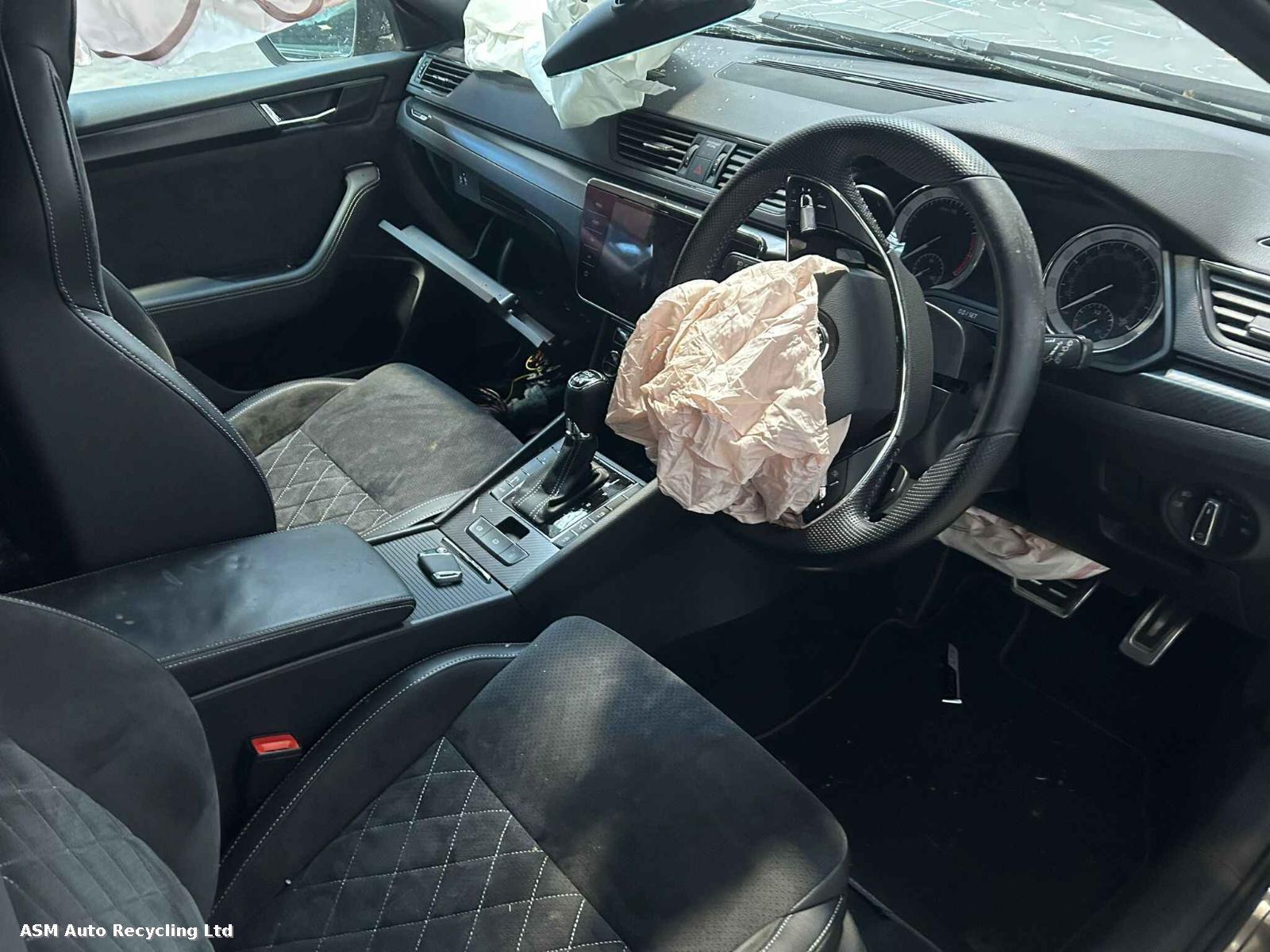 View Auto part Skoda Superb 2021 5 Door Hatchback Breaking