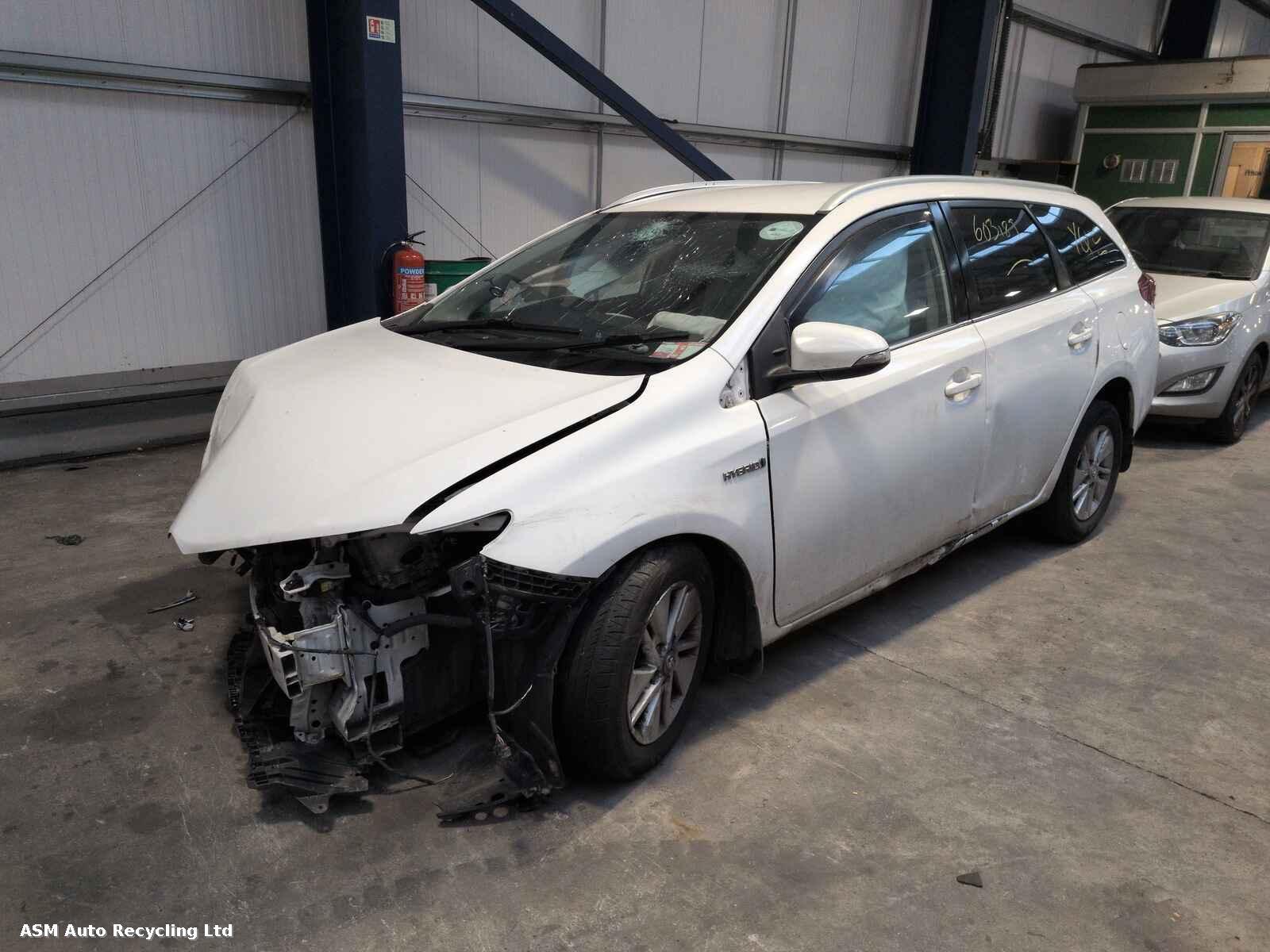 View Auto part Toyota Auris 2015 5 Door Estate Breaking